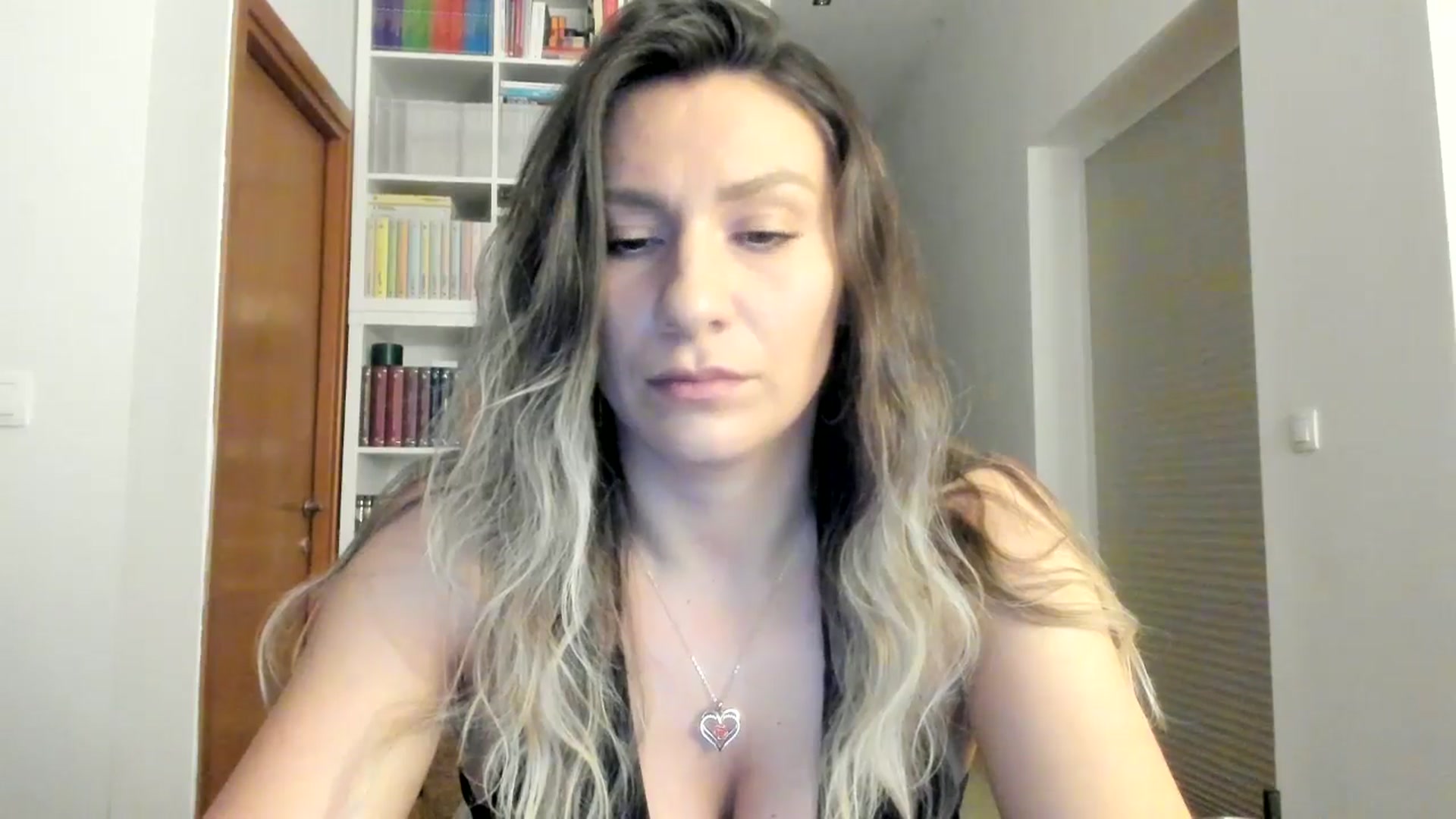 Gallery image thumbnail from ItsEvie's myfreecams stream on, 06/11/2025, 22:51 image 10 of 20
