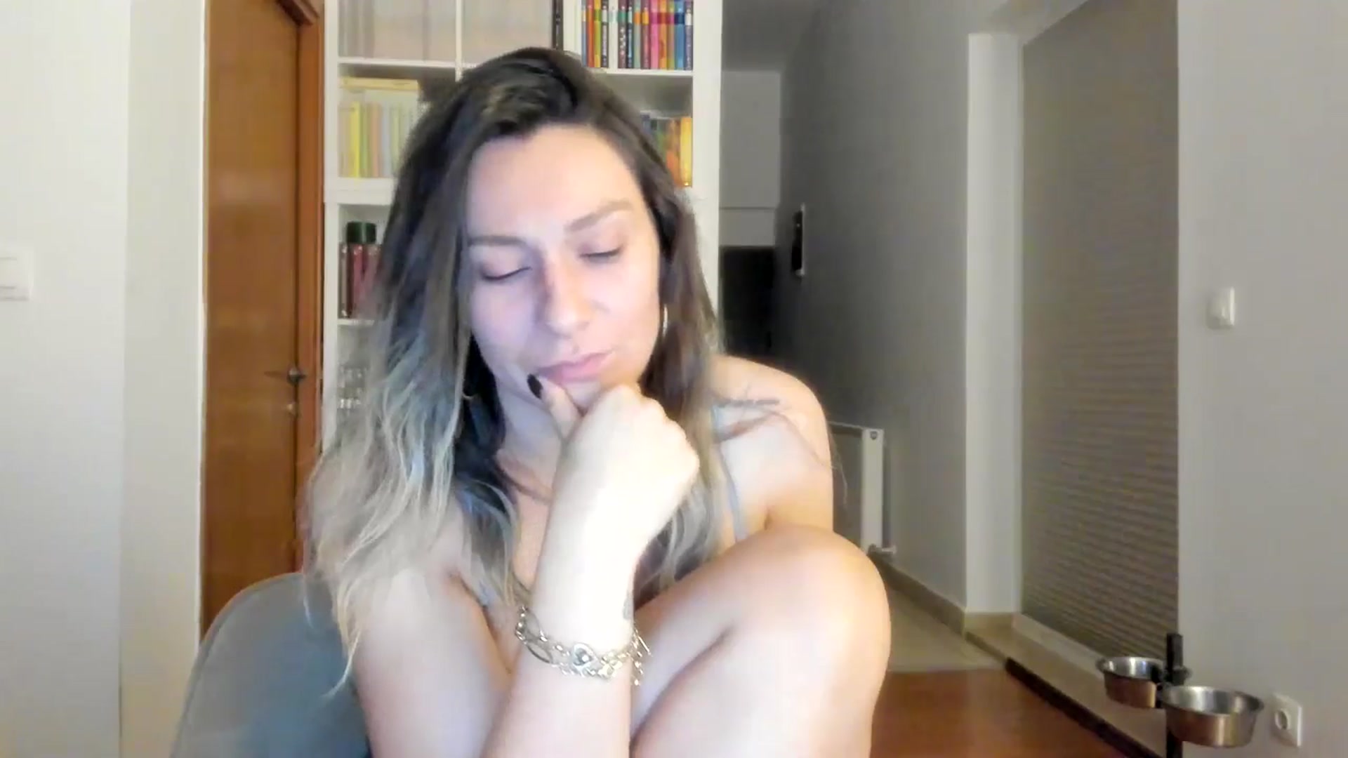 Gallery image thumbnail from ItsEvie's myfreecams stream on, 06/12/2025, 24:01 image 17 of 20