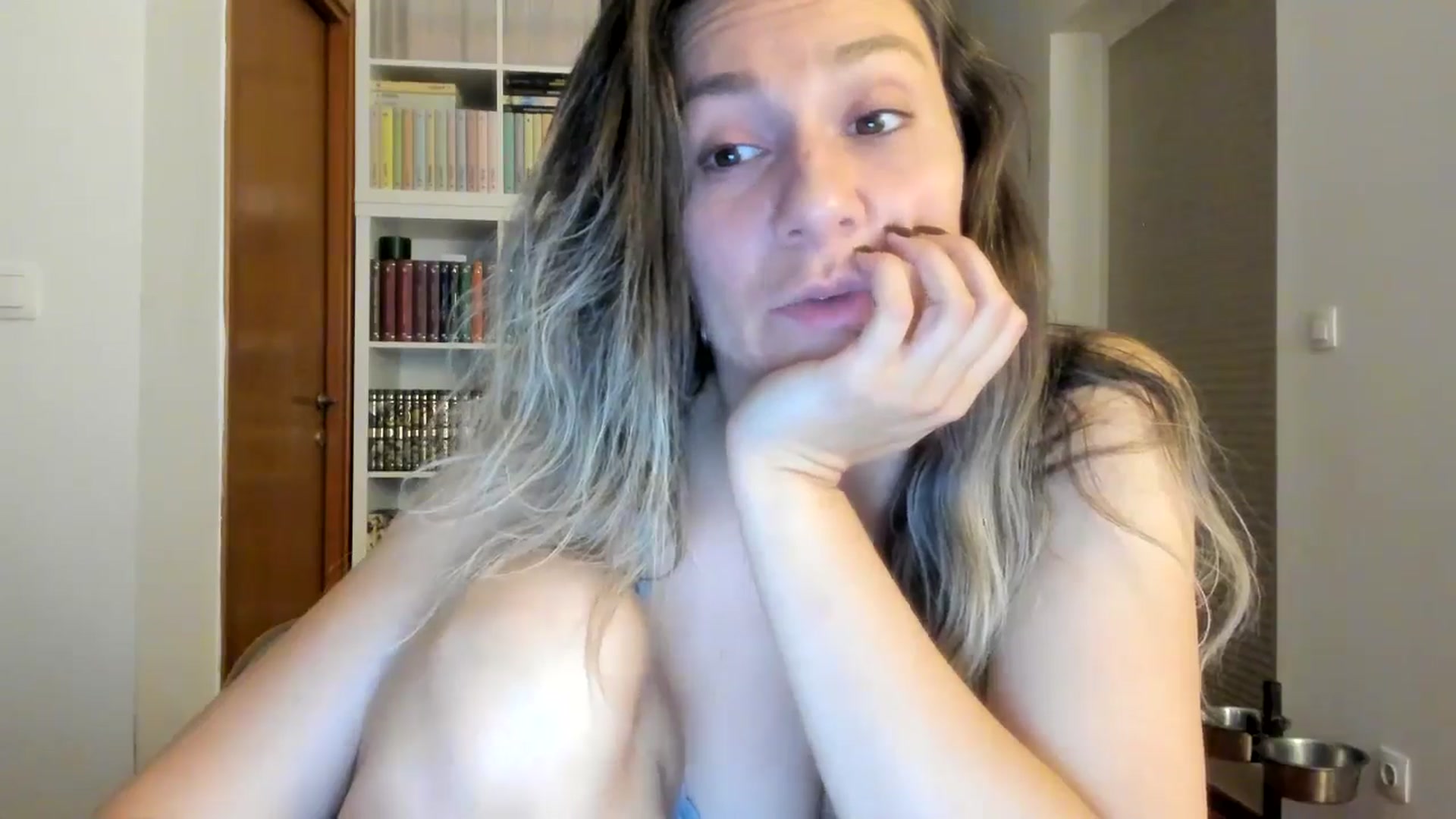 Gallery image thumbnail from ItsEvie's myfreecams stream on, 06/12/2025, 24:01 image 11 of 20