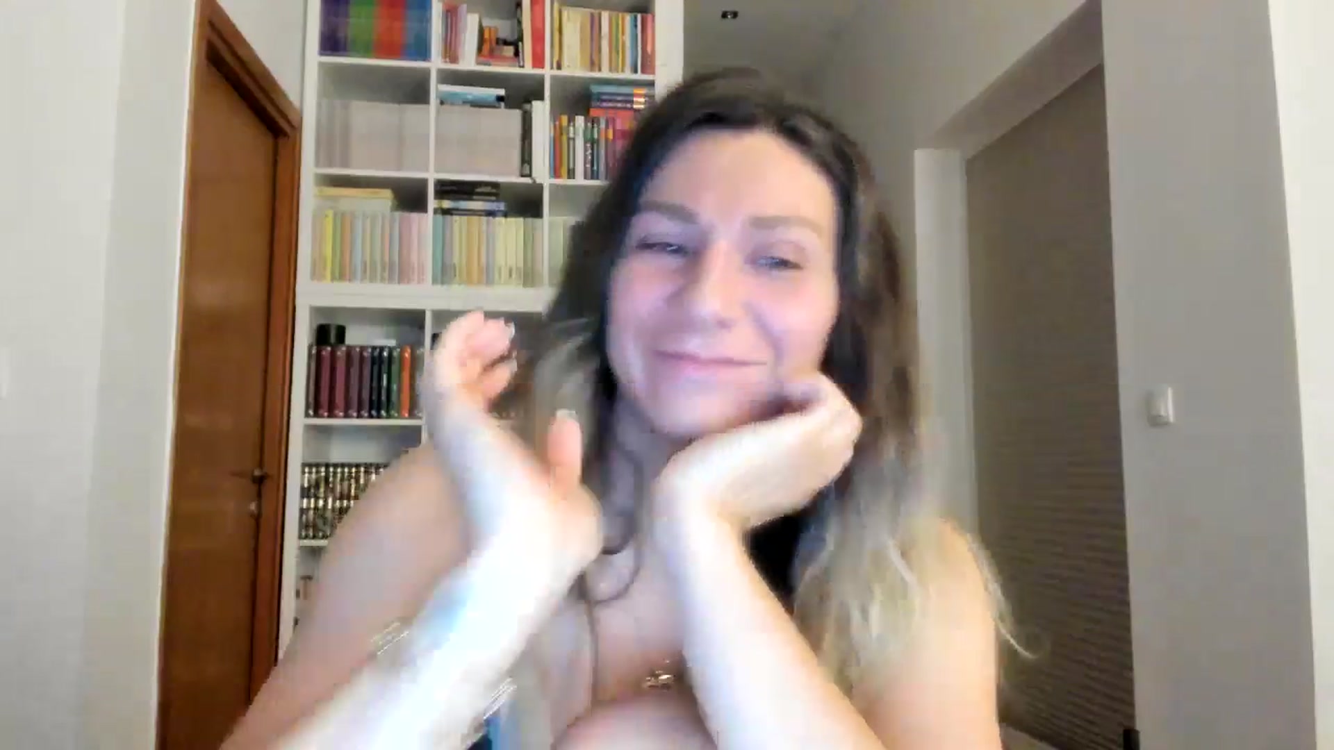 Gallery image thumbnail from ItsEvie's myfreecams stream on, 06/12/2025, 24:01 image 2 of 20
