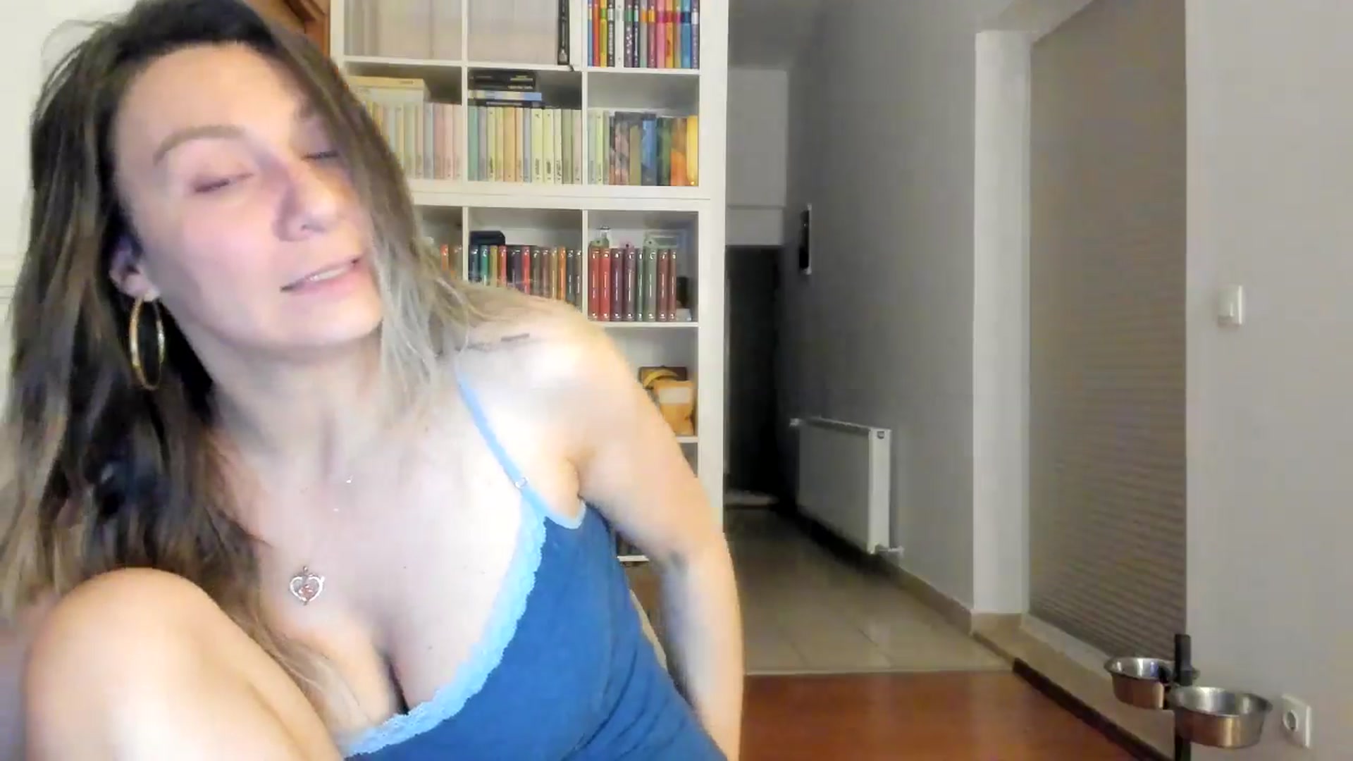 Gallery image thumbnail from ItsEvie's myfreecams stream on, 06/12/2025, 24:01 image 9 of 20