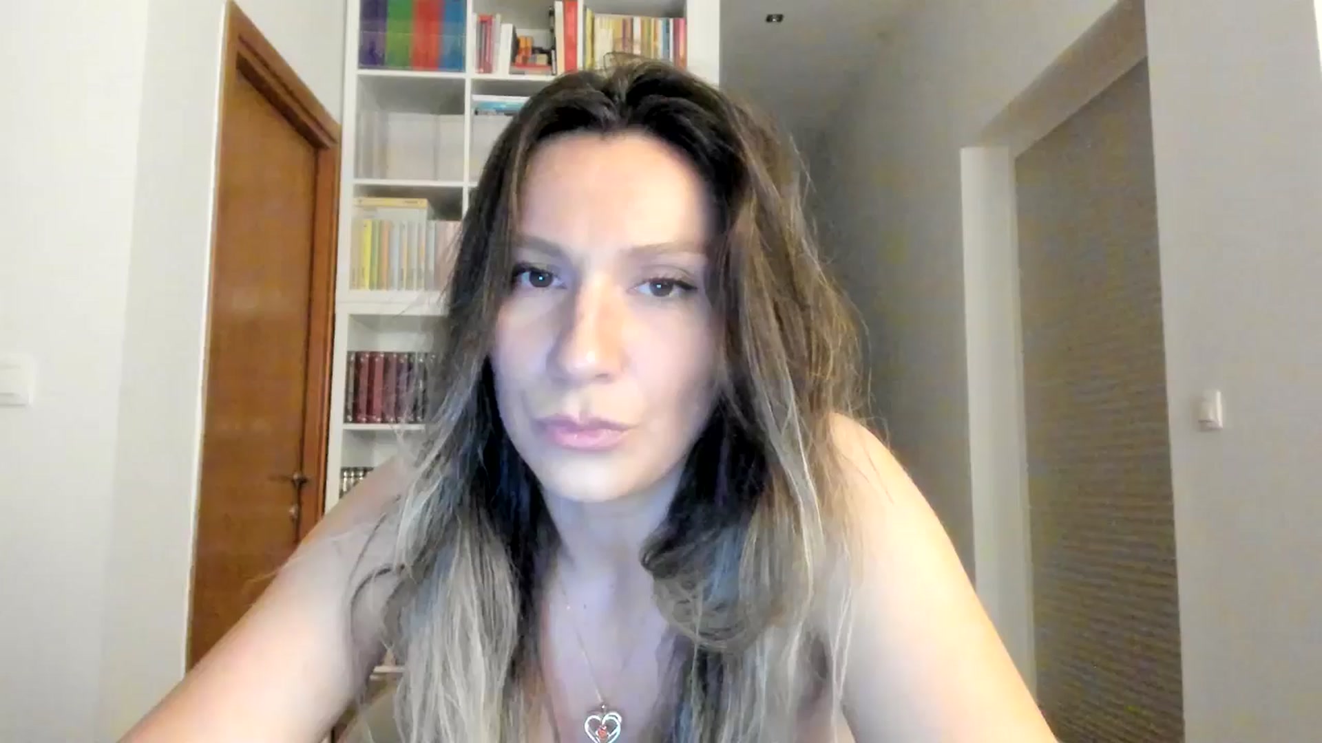 Gallery image thumbnail from ItsEvie's myfreecams stream on, 06/13/2025, 24:03 image 9 of 20