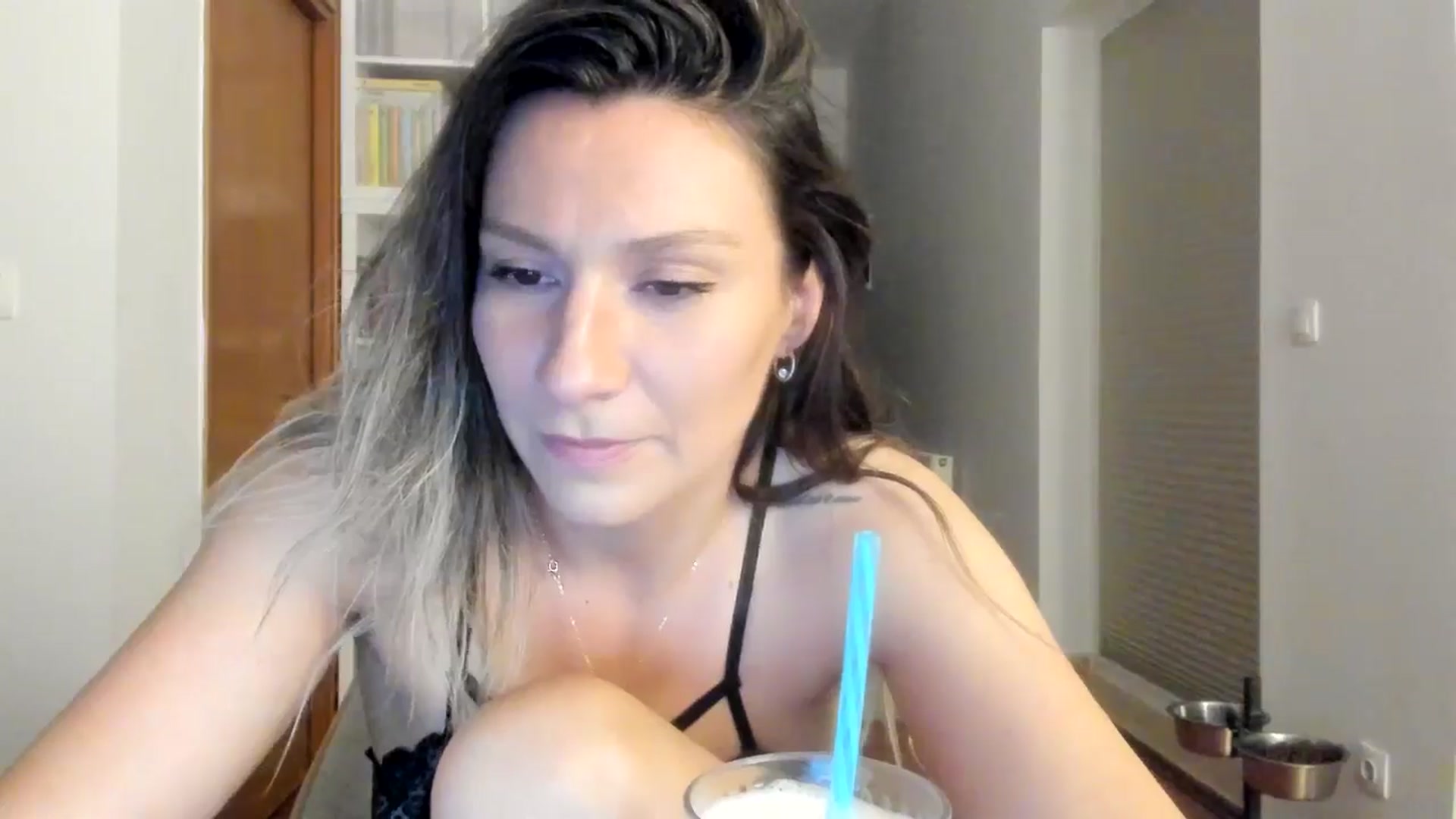 Gallery image thumbnail from ItsEvie's myfreecams stream on, 06/13/2025, 24:03 image 11 of 20