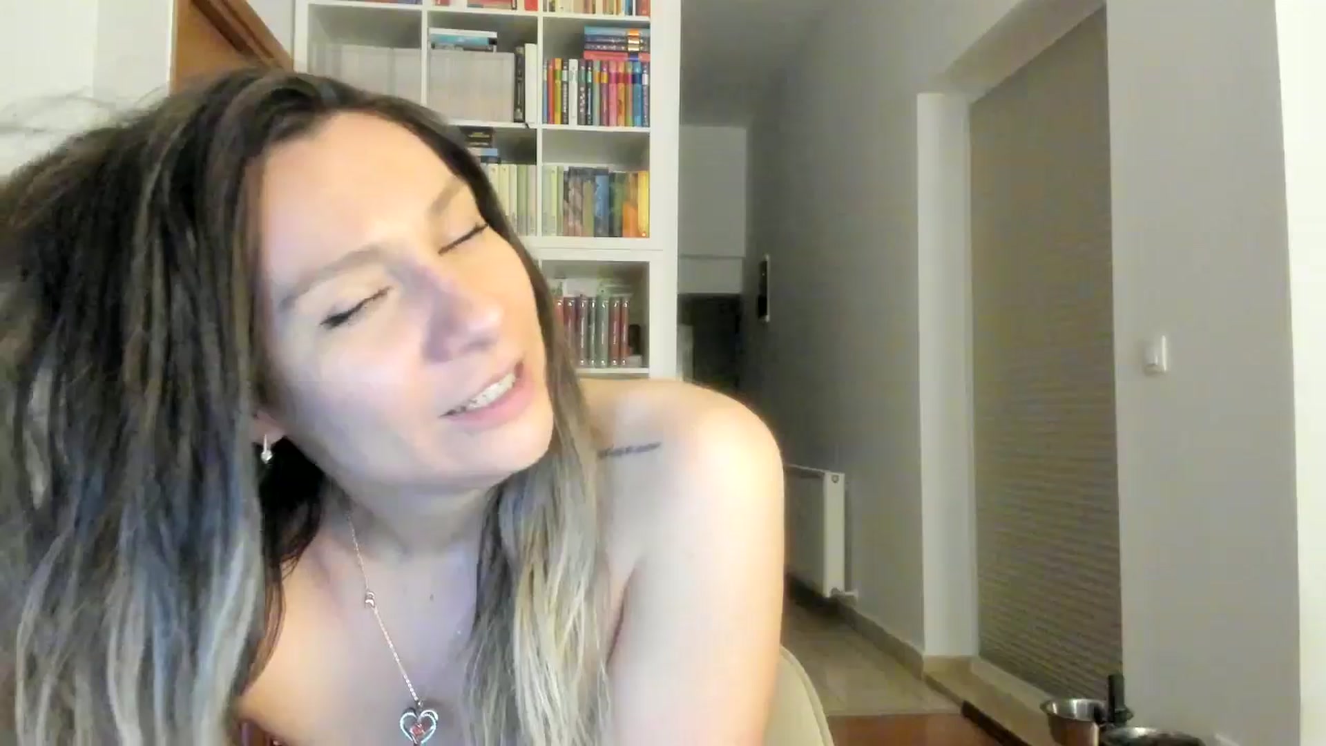 Gallery image thumbnail from ItsEvie's myfreecams stream on, 06/13/2025, 01:09 image 17 of 20