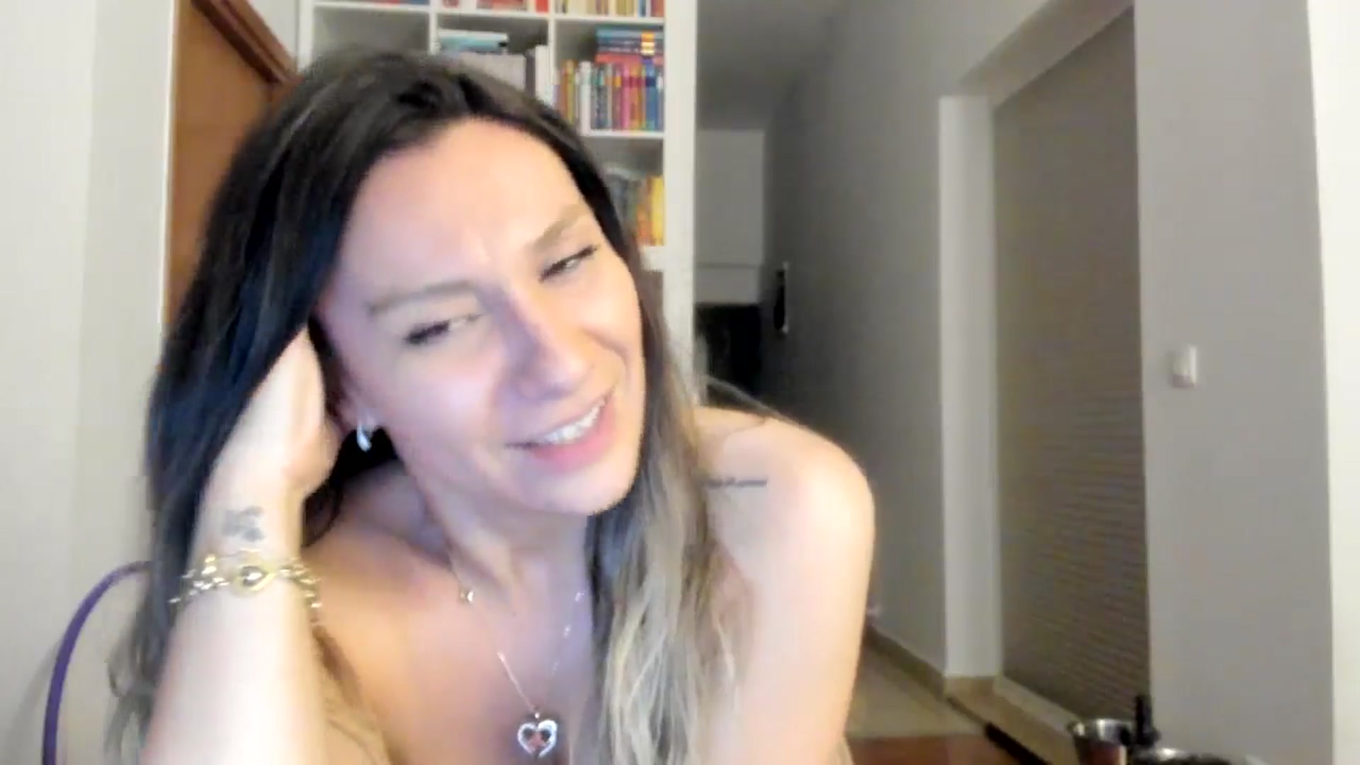 Gallery image thumbnail from ItsEvie's myfreecams stream on, 06/13/2025, 01:09 image 16 of 20