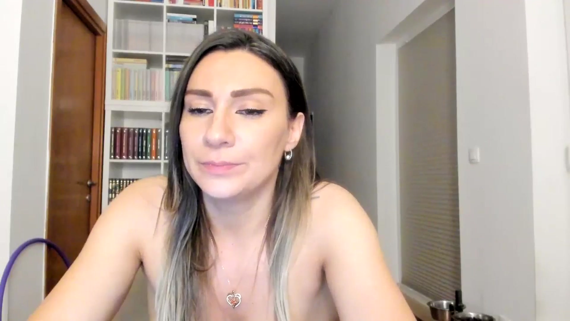 Gallery image thumbnail from ItsEvie's myfreecams stream on, 06/14/2025, 24:44 image 11 of 20