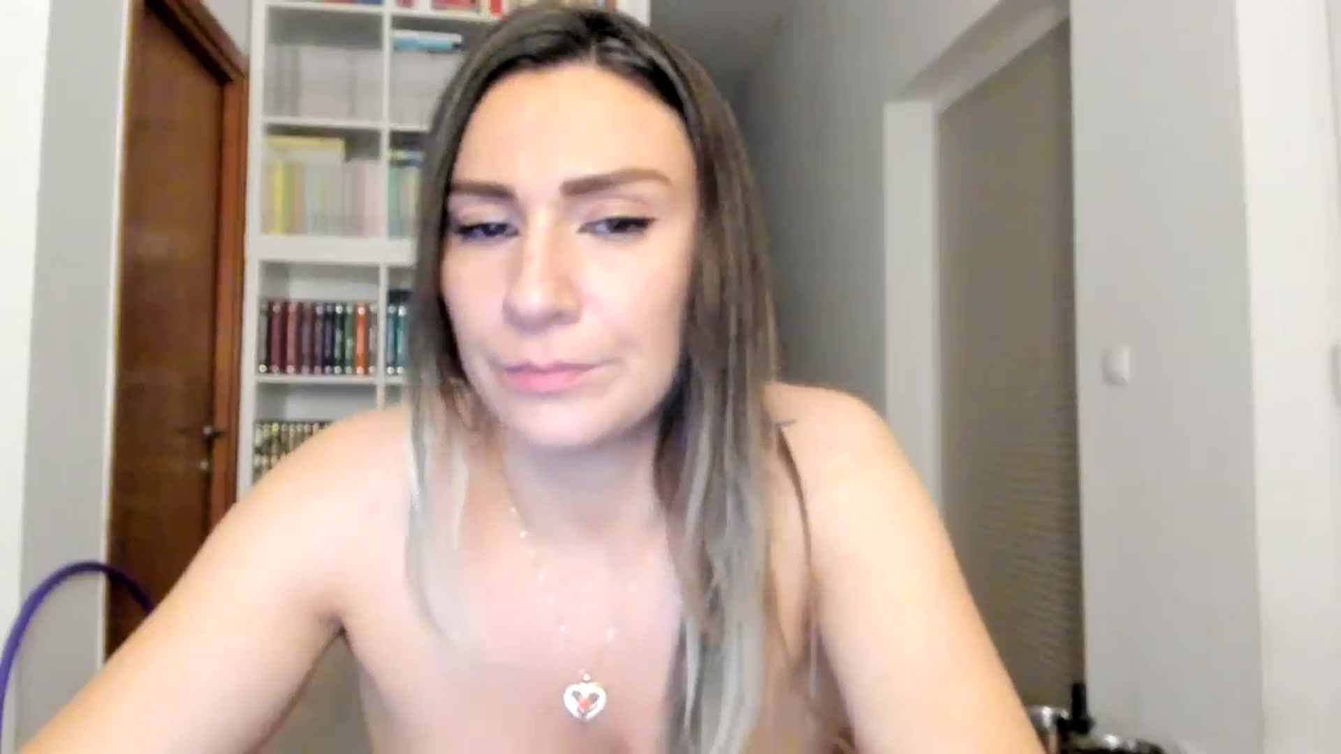 Gallery image thumbnail from ItsEvie's myfreecams stream on, 06/14/2025, 24:44 image 6 of 20