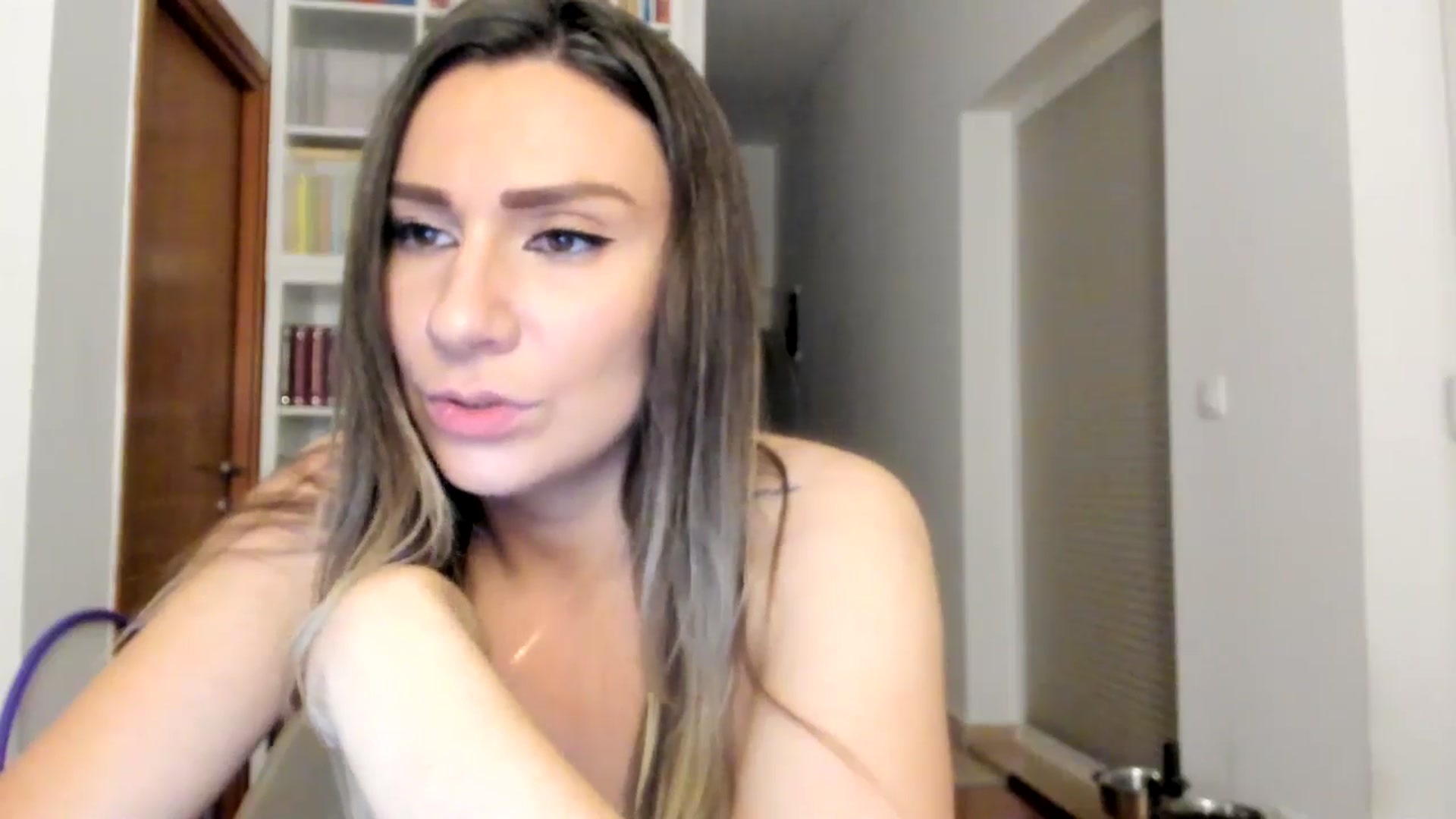 Gallery image thumbnail from ItsEvie's myfreecams stream on, 06/14/2025, 24:44 image 5 of 20