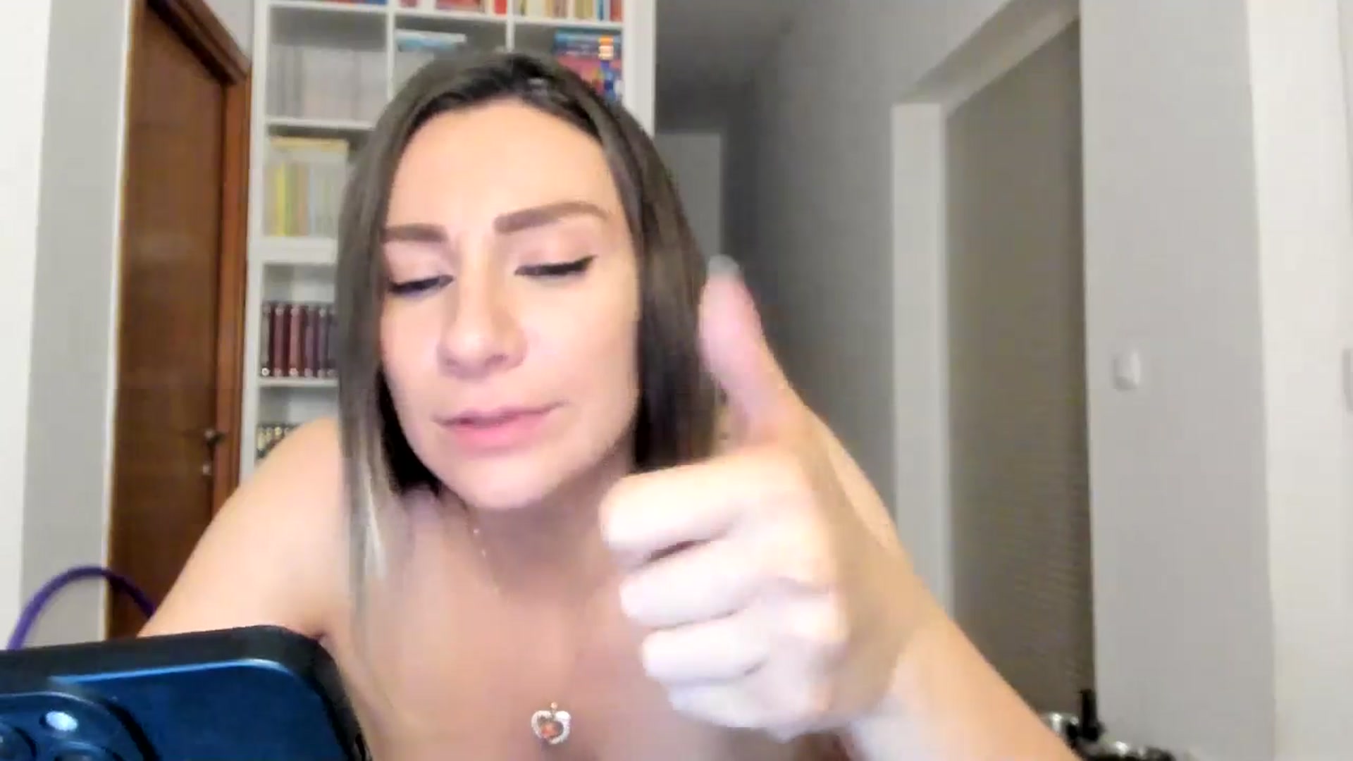 Gallery image thumbnail from ItsEvie's myfreecams stream on, 06/14/2025, 24:44 image 9 of 20