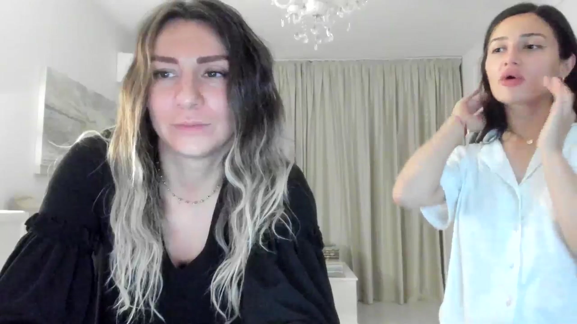 Gallery image thumbnail from ItsEvie's myfreecams stream on, 06/19/2025, 23:25 image 3 of 20