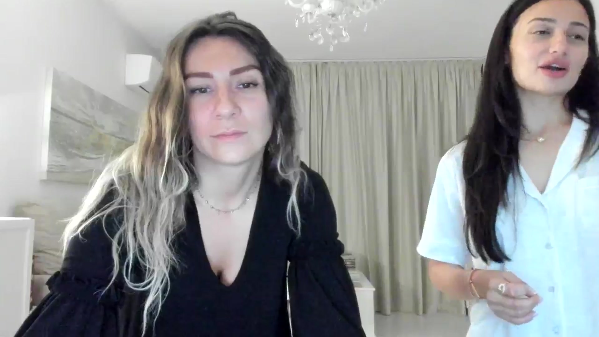 Gallery image thumbnail from ItsEvie's myfreecams stream on, 06/19/2025, 23:25 image 2 of 20