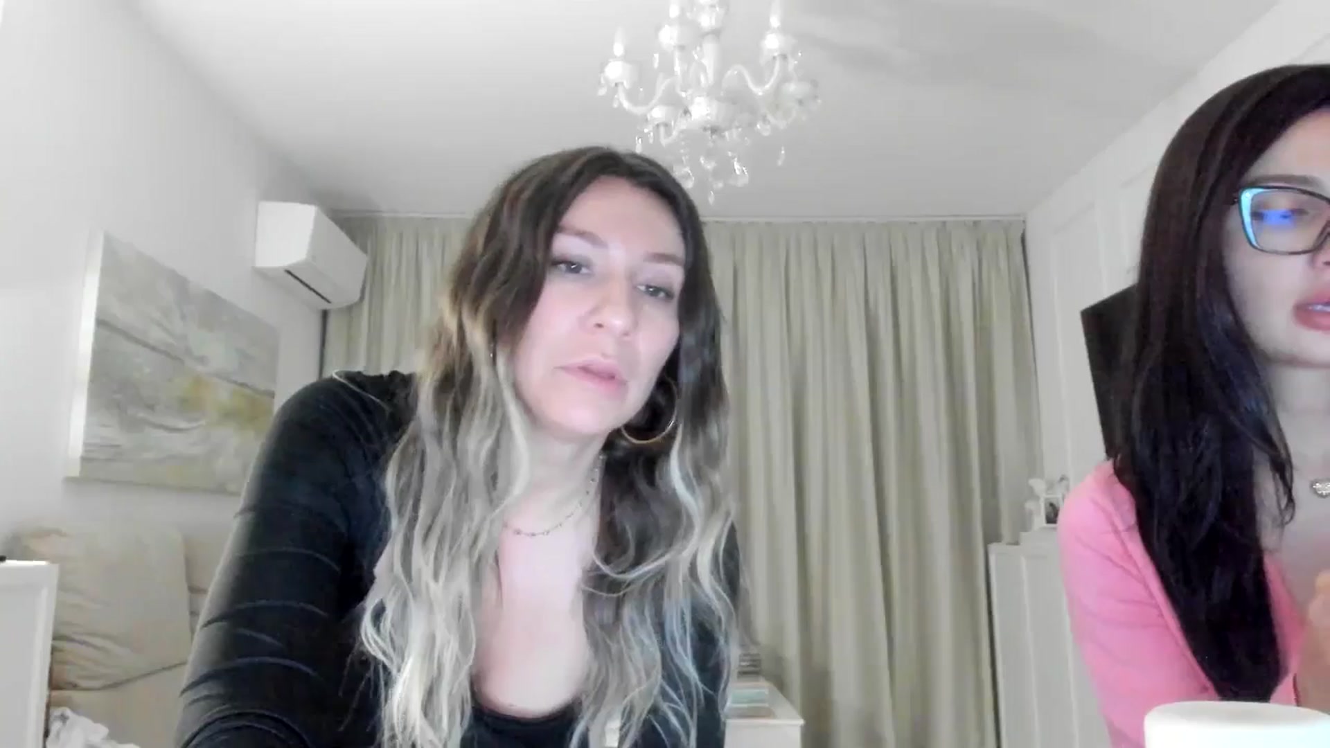 Gallery image thumbnail from ItsEvie's myfreecams stream on, 06/21/2025, 24:18 image 5 of 20