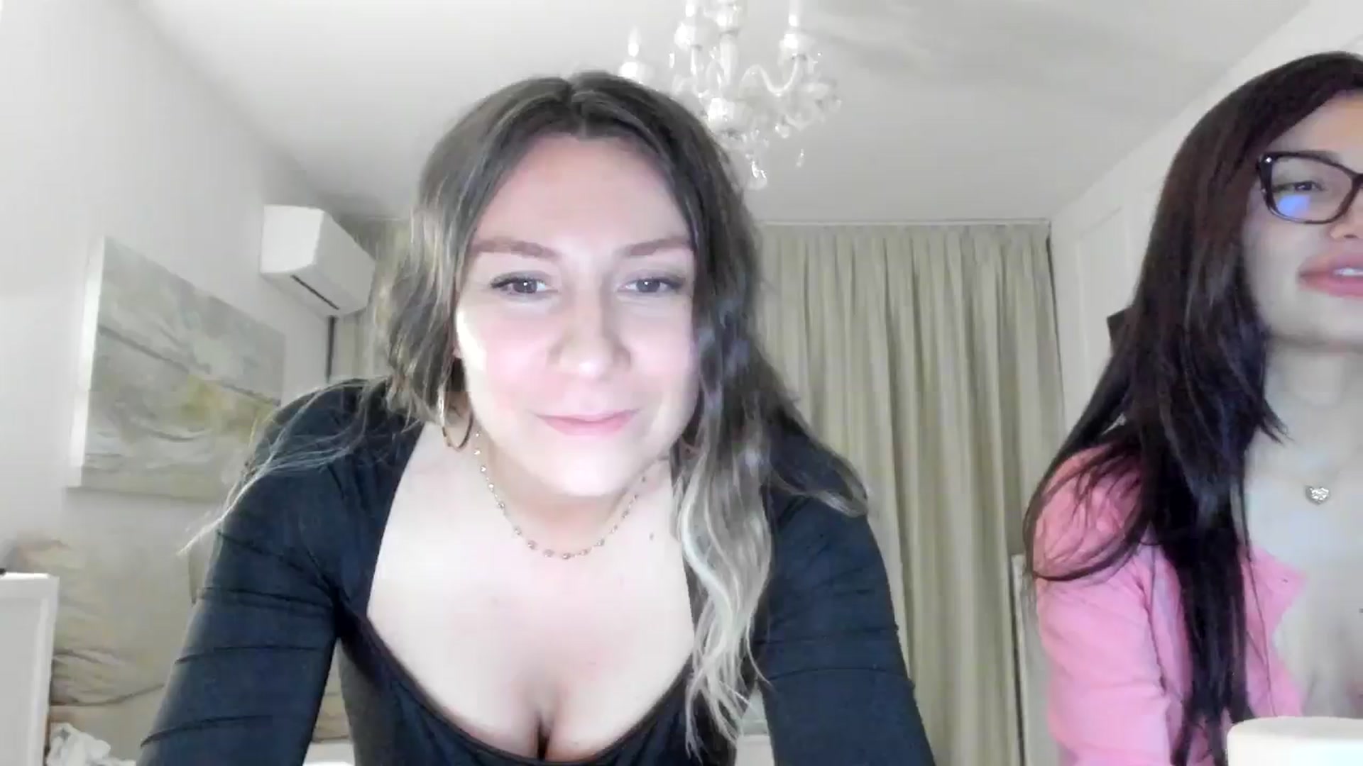 Gallery image thumbnail from ItsEvie's myfreecams stream on, 06/21/2025, 24:18 image 4 of 20