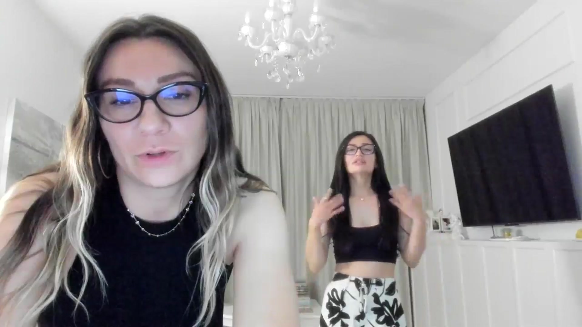 Gallery image thumbnail from ItsEvie's myfreecams stream on, 06/21/2025, 23:48 image 5 of 20