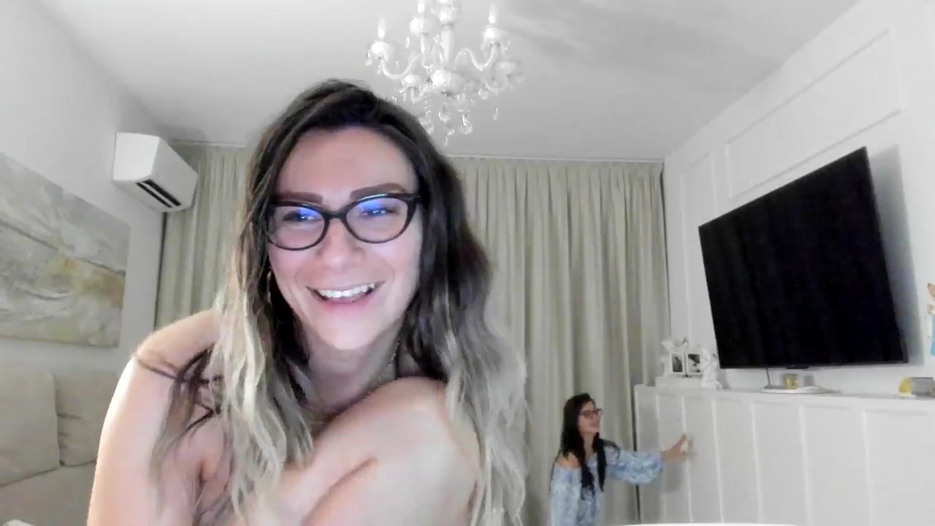 Gallery image thumbnail from ItsEvie's myfreecams stream on, 06/22/2025, 23:26 image 13 of 20