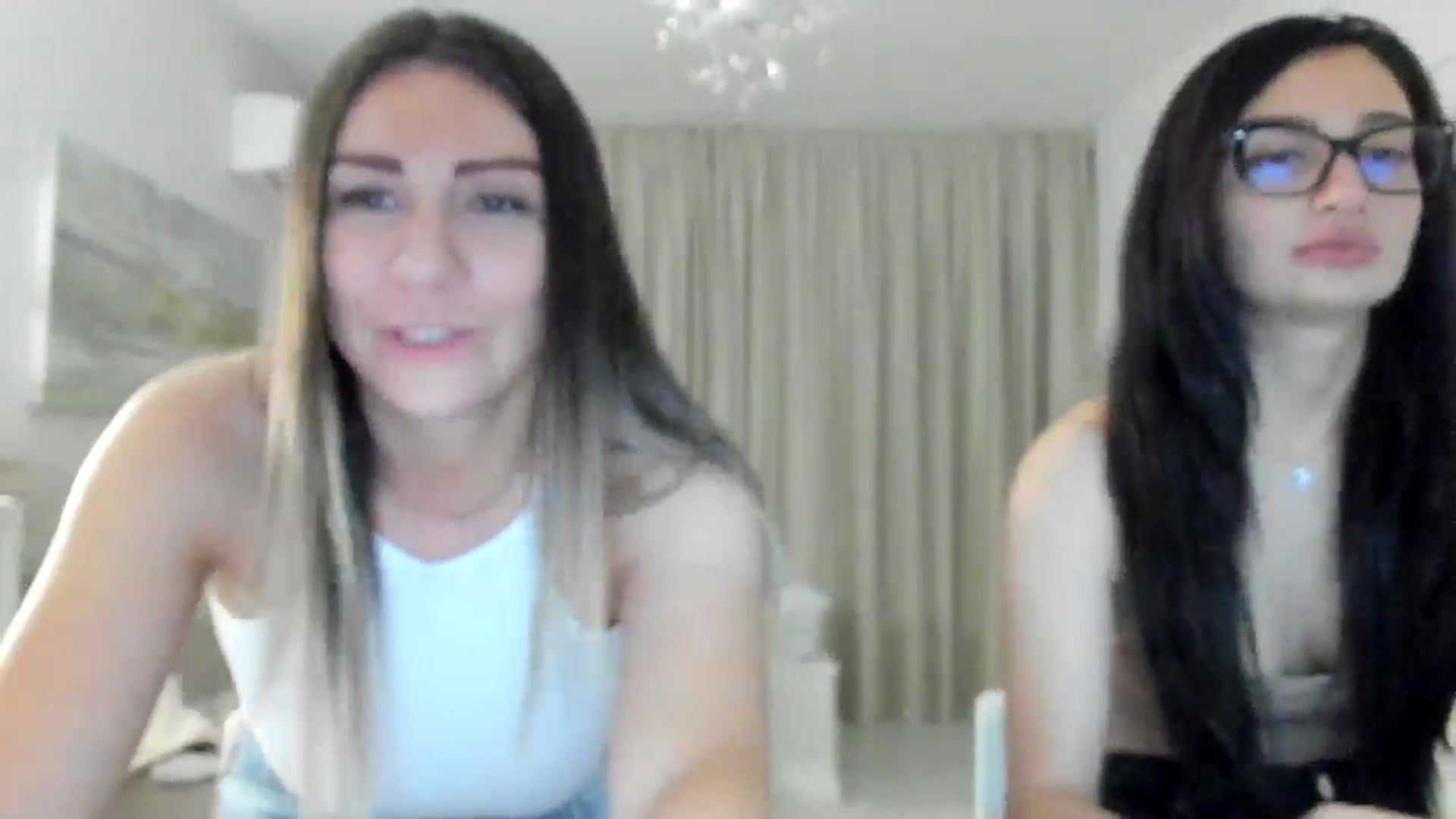 Gallery image thumbnail from ItsEvie's myfreecams stream on, 06/25/2025, 23:14 image 17 of 20