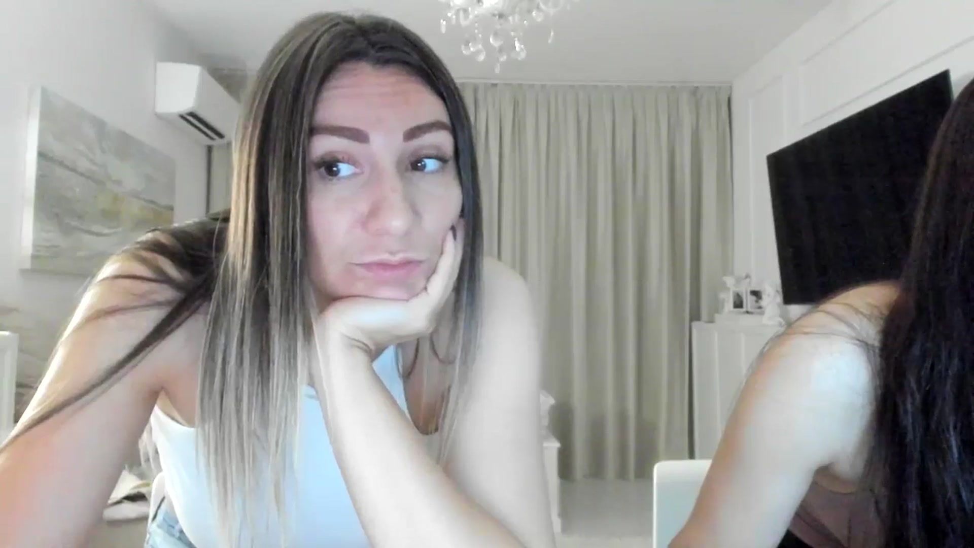 Gallery image thumbnail from ItsEvie's myfreecams stream on, 06/25/2025, 23:14 image 15 of 20