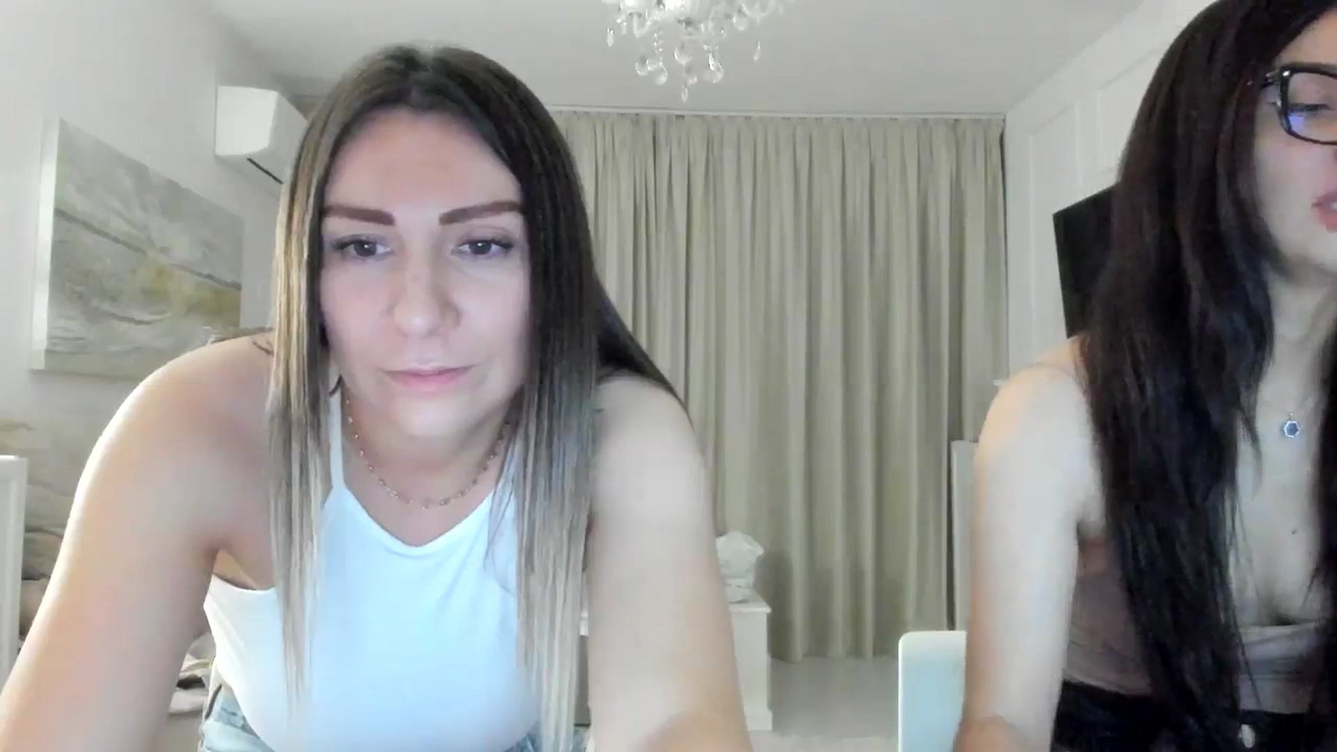 Gallery image thumbnail from ItsEvie's myfreecams stream on, 06/25/2025, 23:14 image 18 of 20