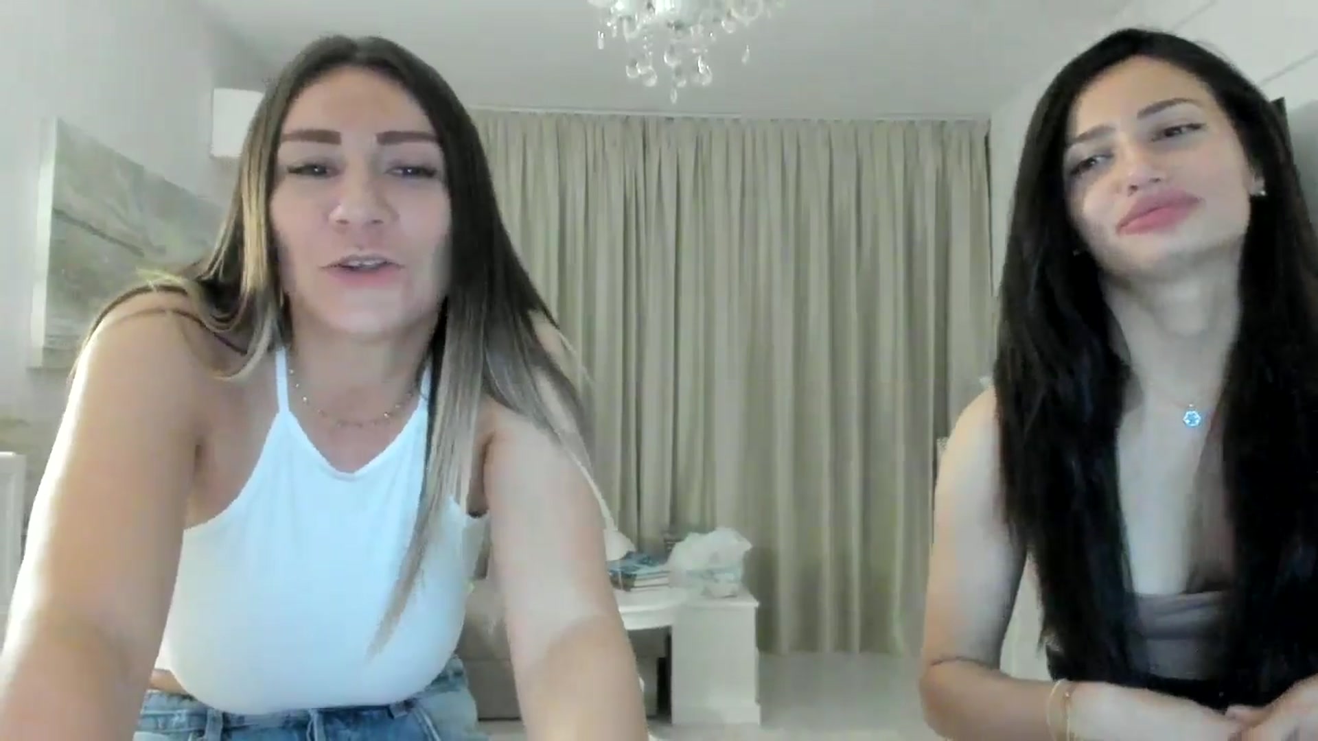 Gallery image thumbnail from ItsEvie's myfreecams stream on, 06/25/2025, 23:14 image 12 of 20
