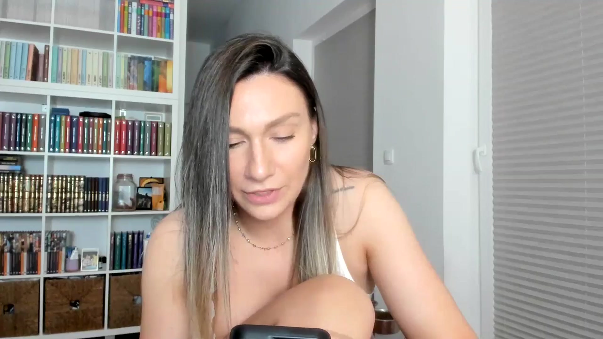 Gallery image thumbnail from ItsEvie's myfreecams stream on, 06/29/2025, 23:59 image 11 of 20
