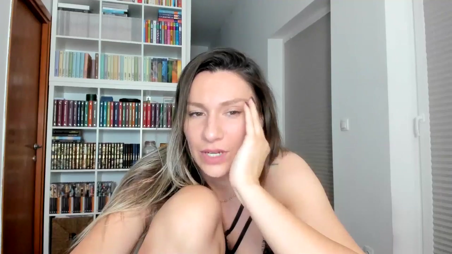 Gallery image thumbnail from ItsEvie's myfreecams stream on, 06/30/2025, 22:57 image 11 of 20