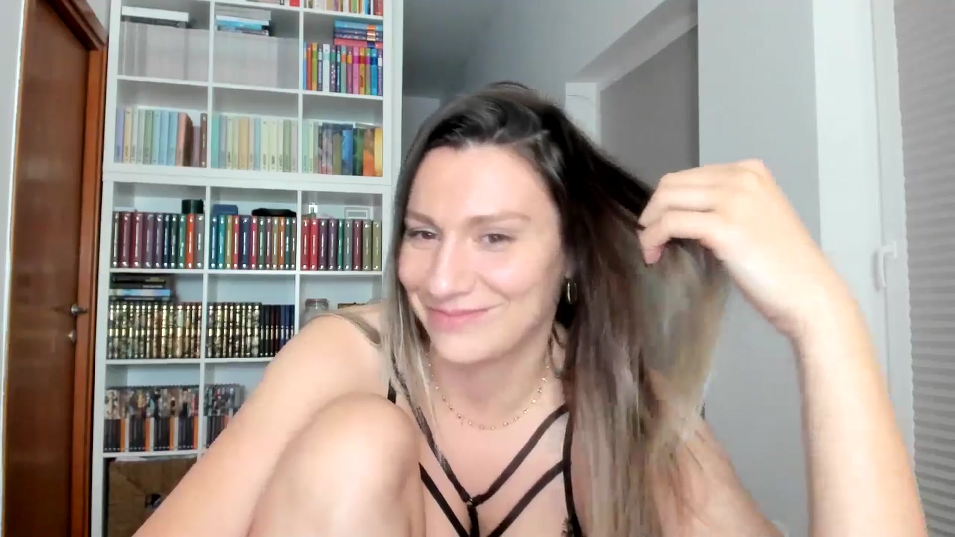 Gallery image thumbnail from ItsEvie's myfreecams stream on, 06/30/2025, 22:57 image 12 of 20