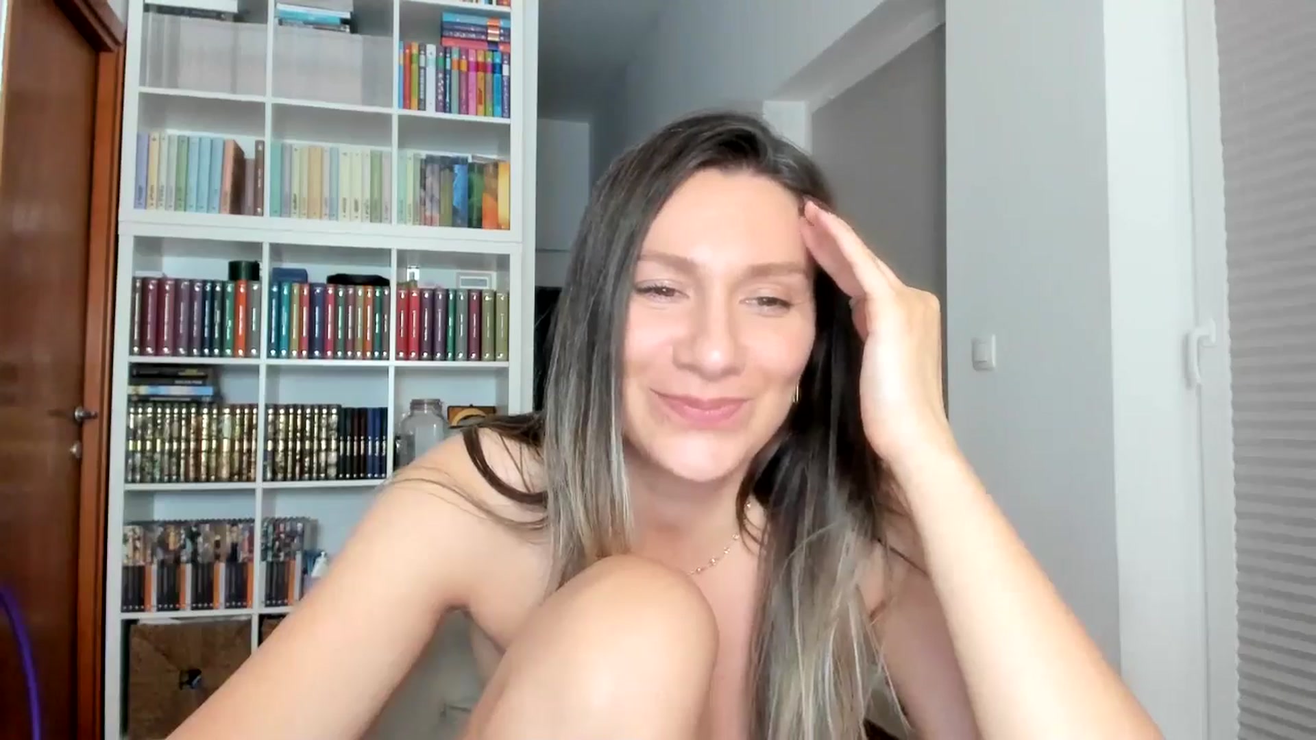 Gallery image thumbnail from ItsEvie's myfreecams stream on, 07/01/2025, 24:44 image 10 of 20