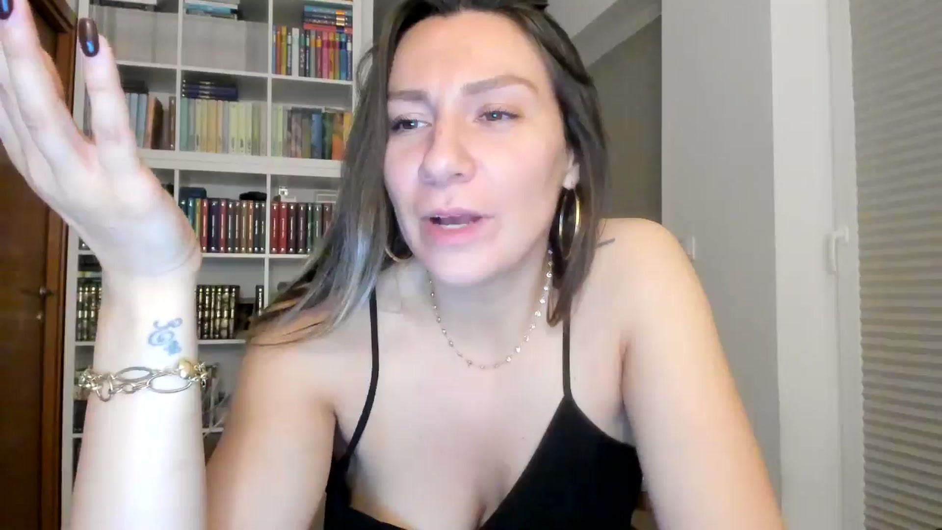 Gallery image thumbnail from ItsEvie's myfreecams stream on, 07/05/2025, 23:31 image 19 of 20