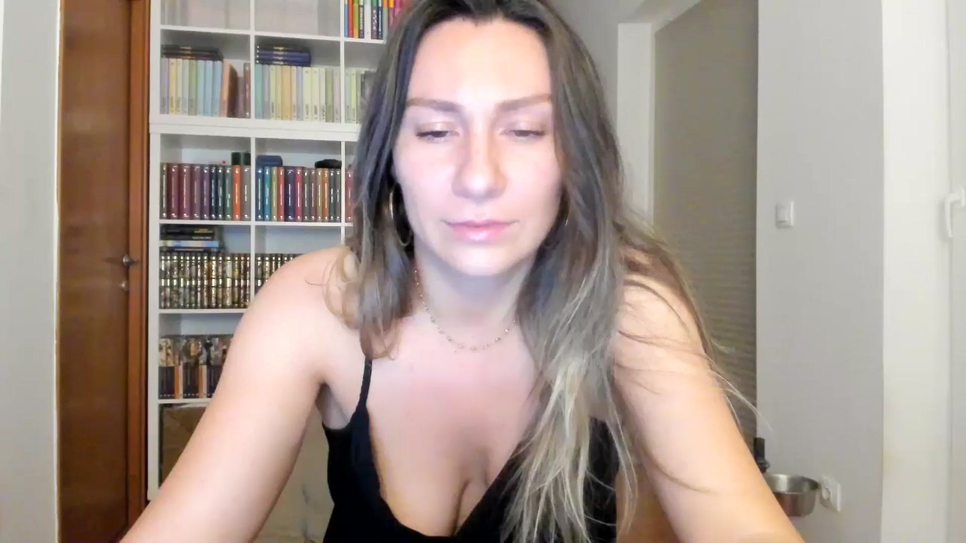 Gallery image thumbnail from ItsEvie's myfreecams stream on, 07/05/2025, 23:31 image 5 of 20