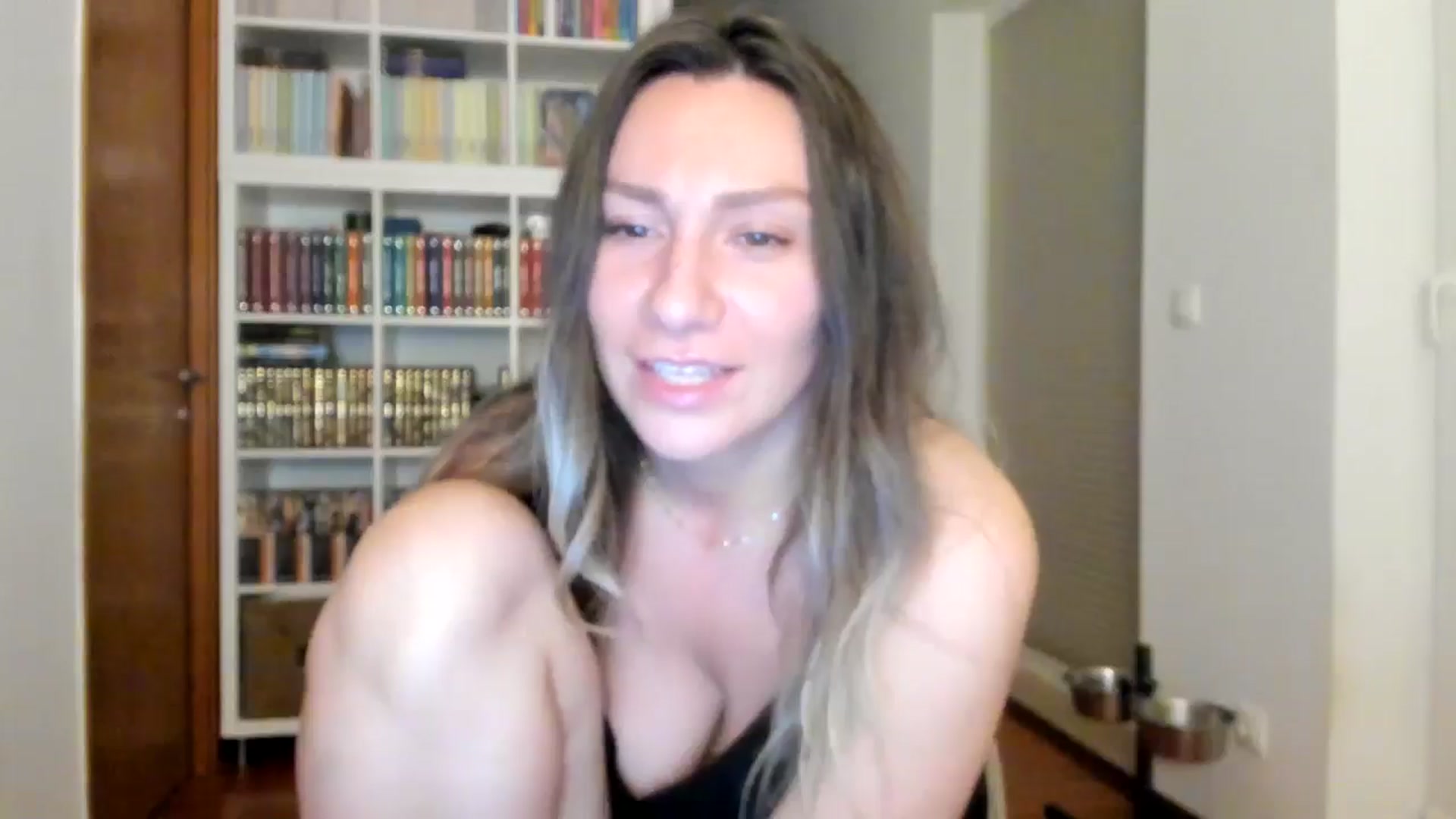 Gallery image thumbnail from ItsEvie's myfreecams stream on, 07/05/2025, 23:31 image 9 of 20