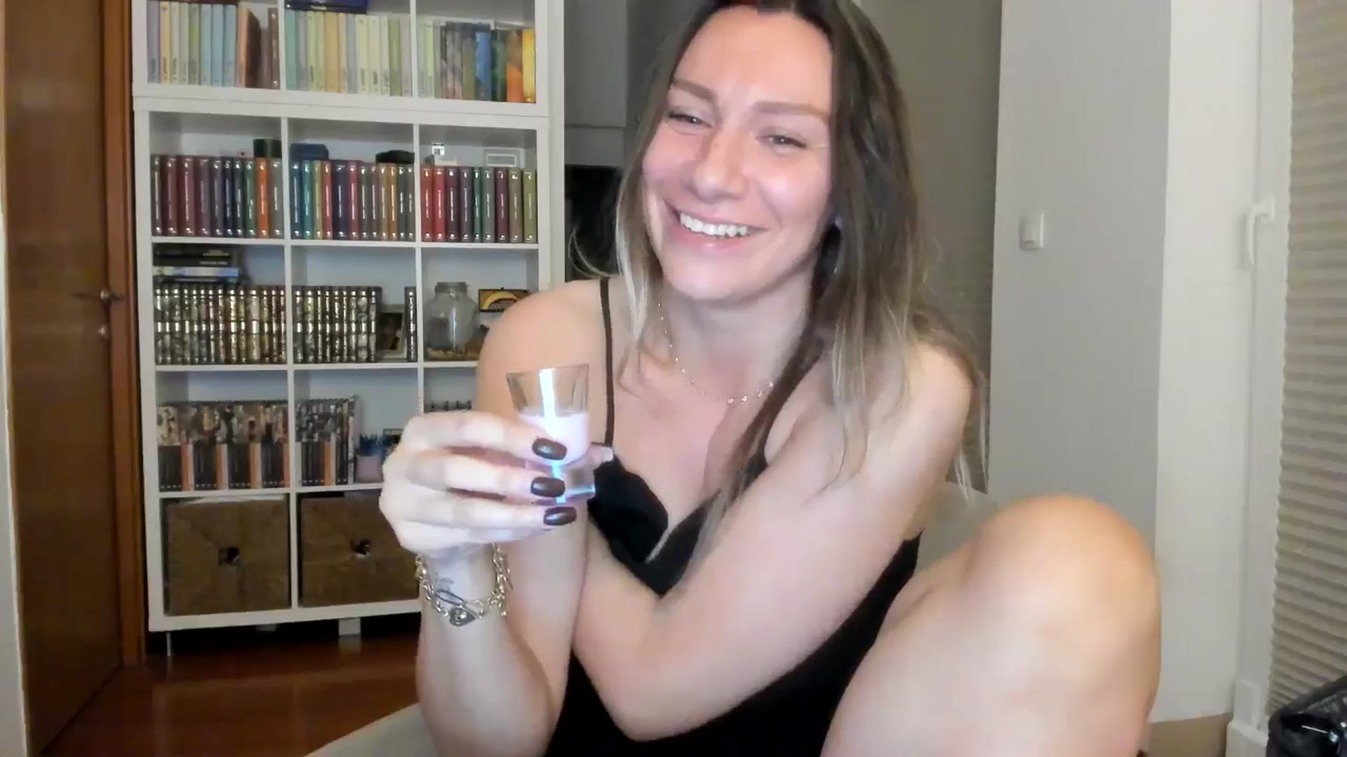 Gallery image thumbnail from ItsEvie's myfreecams stream on, 07/05/2025, 23:31 image 13 of 20
