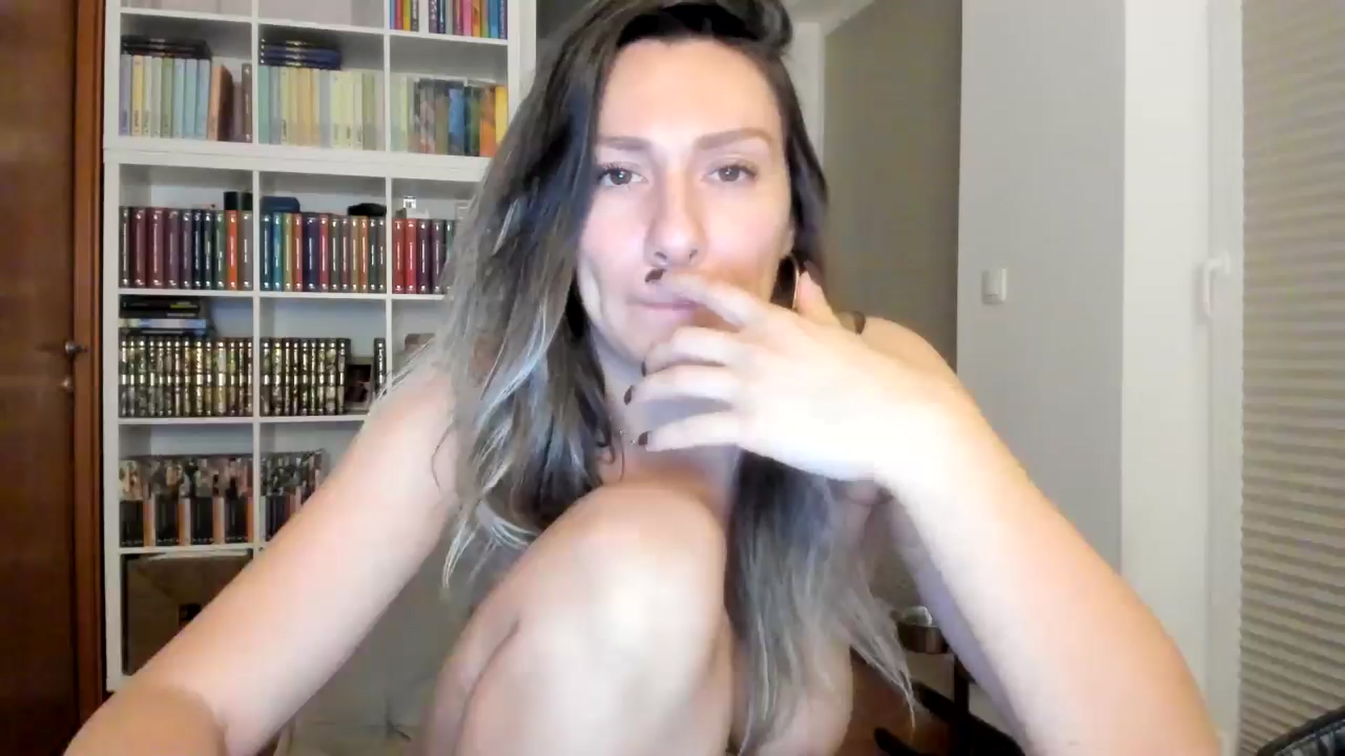 Gallery image thumbnail from ItsEvie's myfreecams stream on, 07/06/2025, 24:32 image 3 of 20
