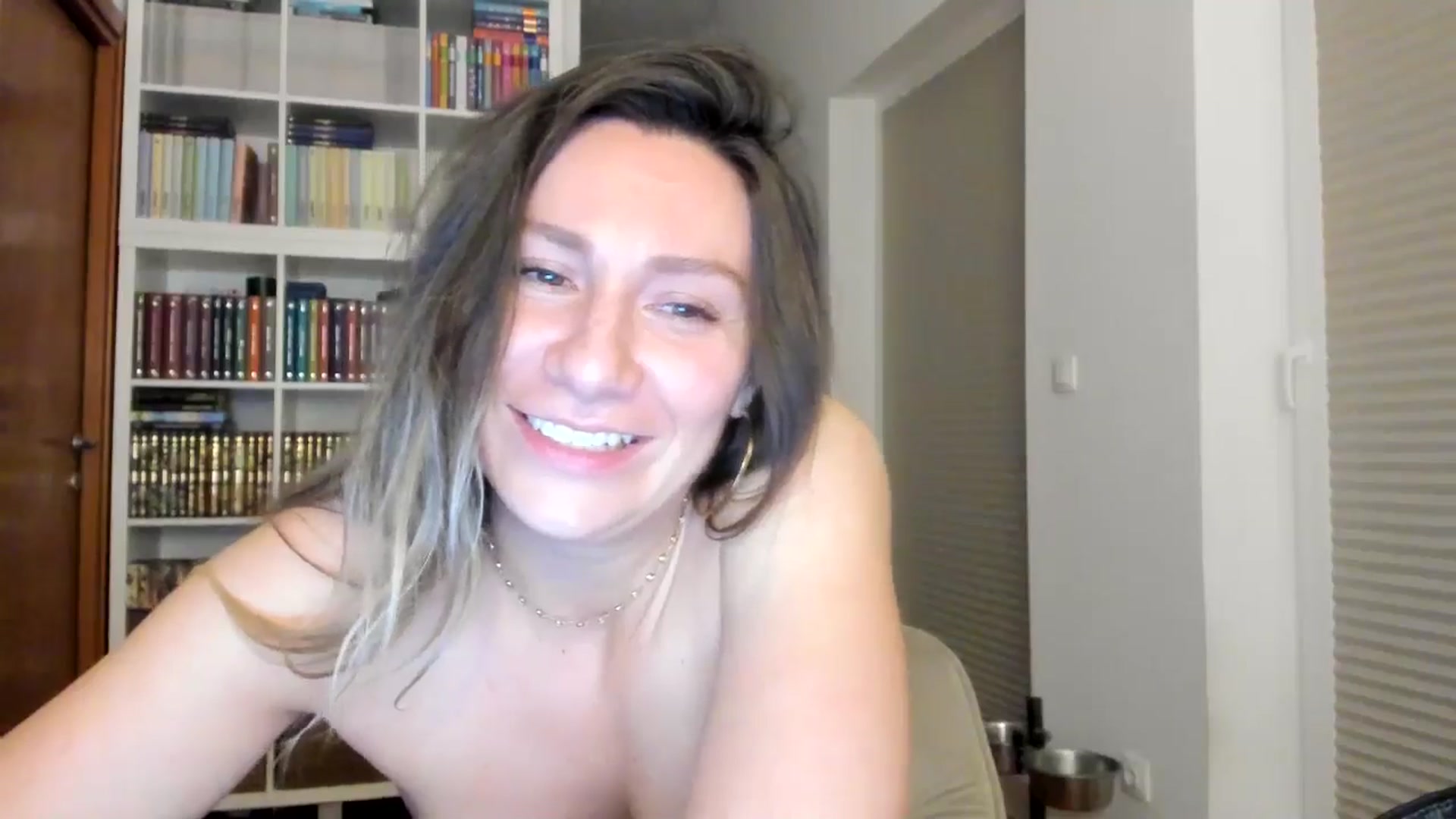 Gallery image thumbnail from ItsEvie's myfreecams stream on, 07/06/2025, 01:19 image 12 of 20