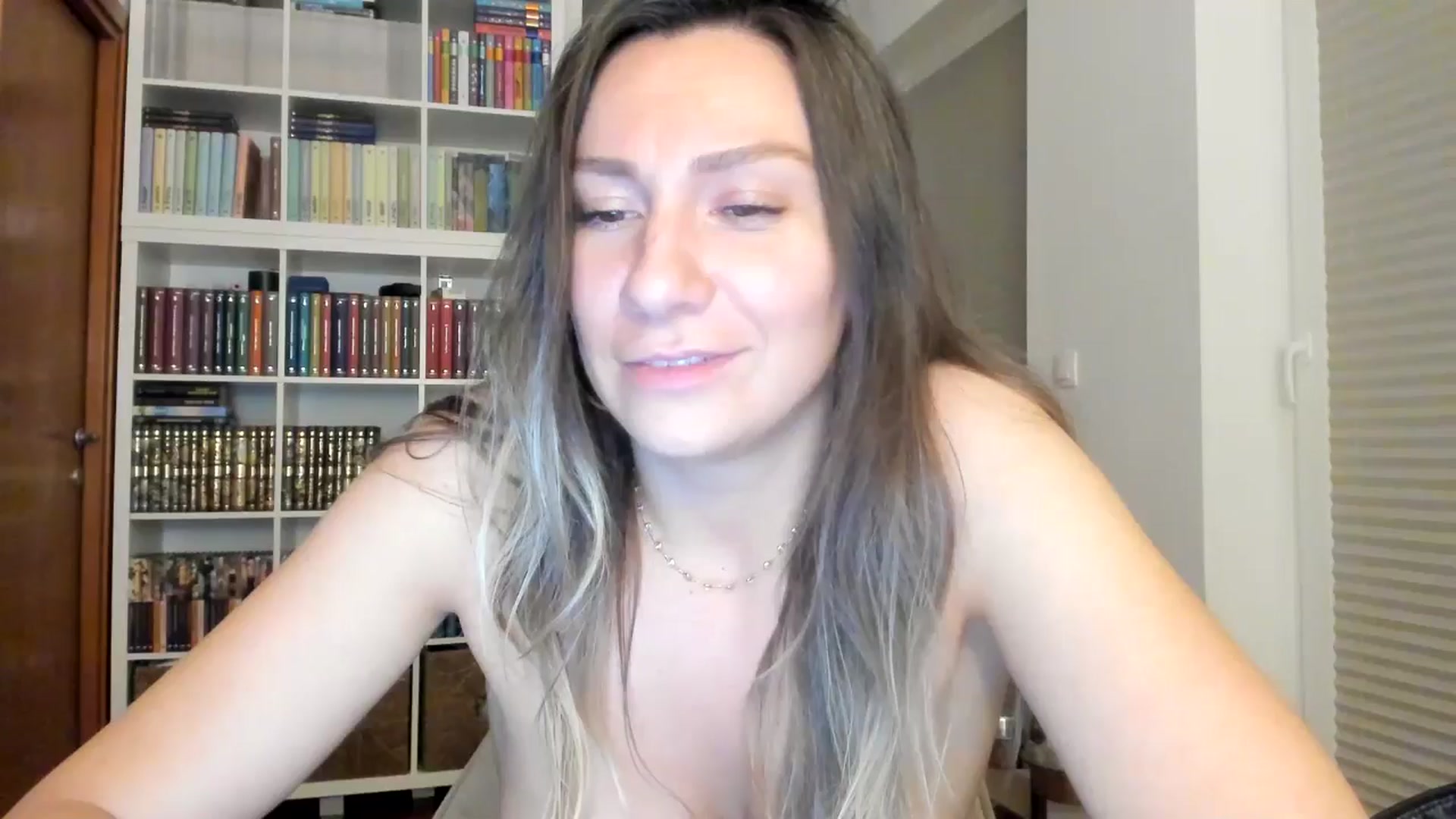 Gallery image thumbnail from ItsEvie's myfreecams stream on, 07/06/2025, 01:57 image 1 of 20