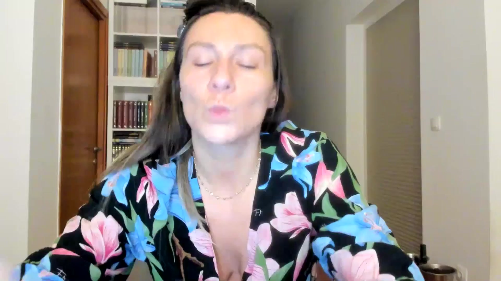 Gallery image thumbnail from ItsEvie's myfreecams stream on, 07/07/2025, 23:04 image 1 of 20