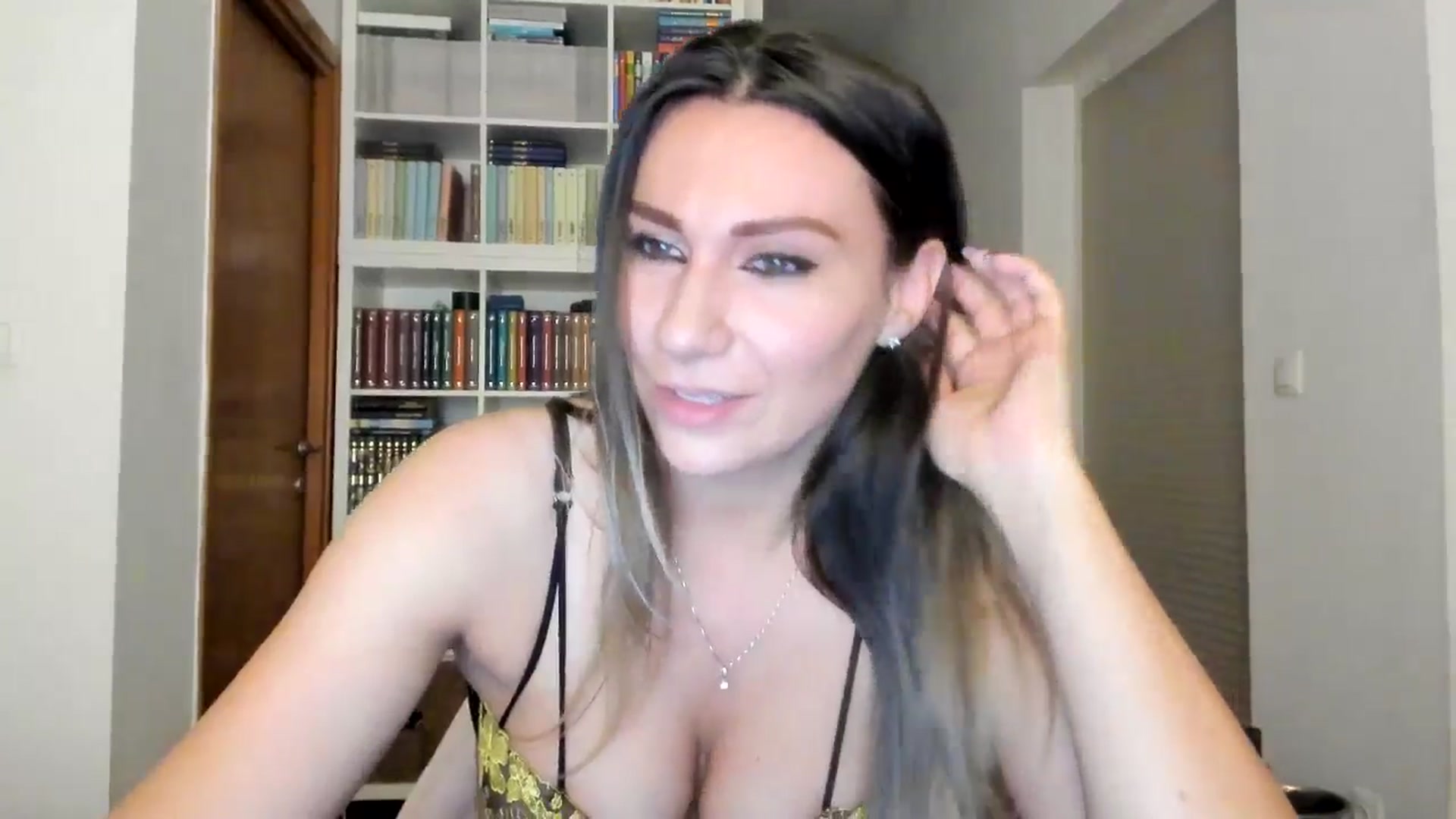 Gallery image thumbnail from ItsEvie's myfreecams stream on, 07/10/2025, 23:50 image 7 of 20