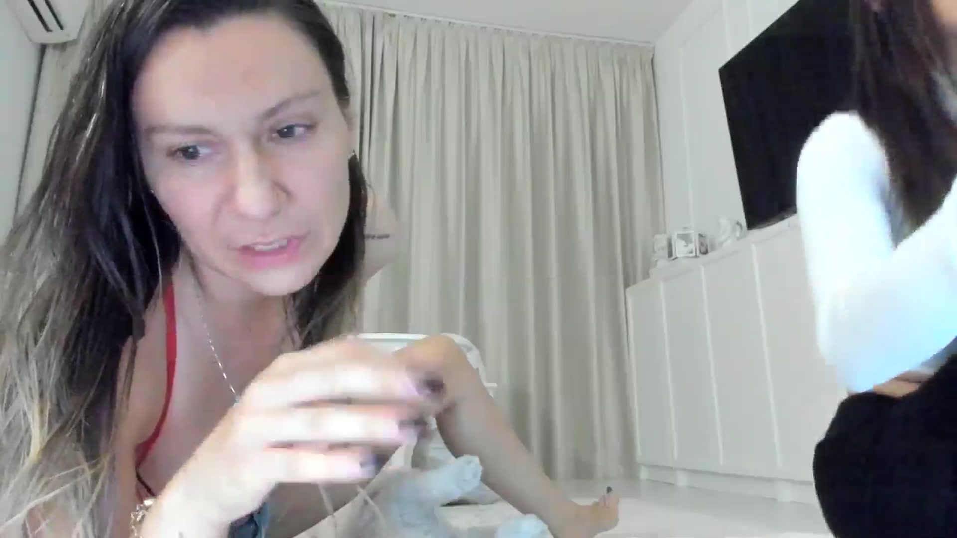 Gallery image thumbnail from ItsEvie's myfreecams stream on, 07/16/2025, 24:43 image 12 of 20