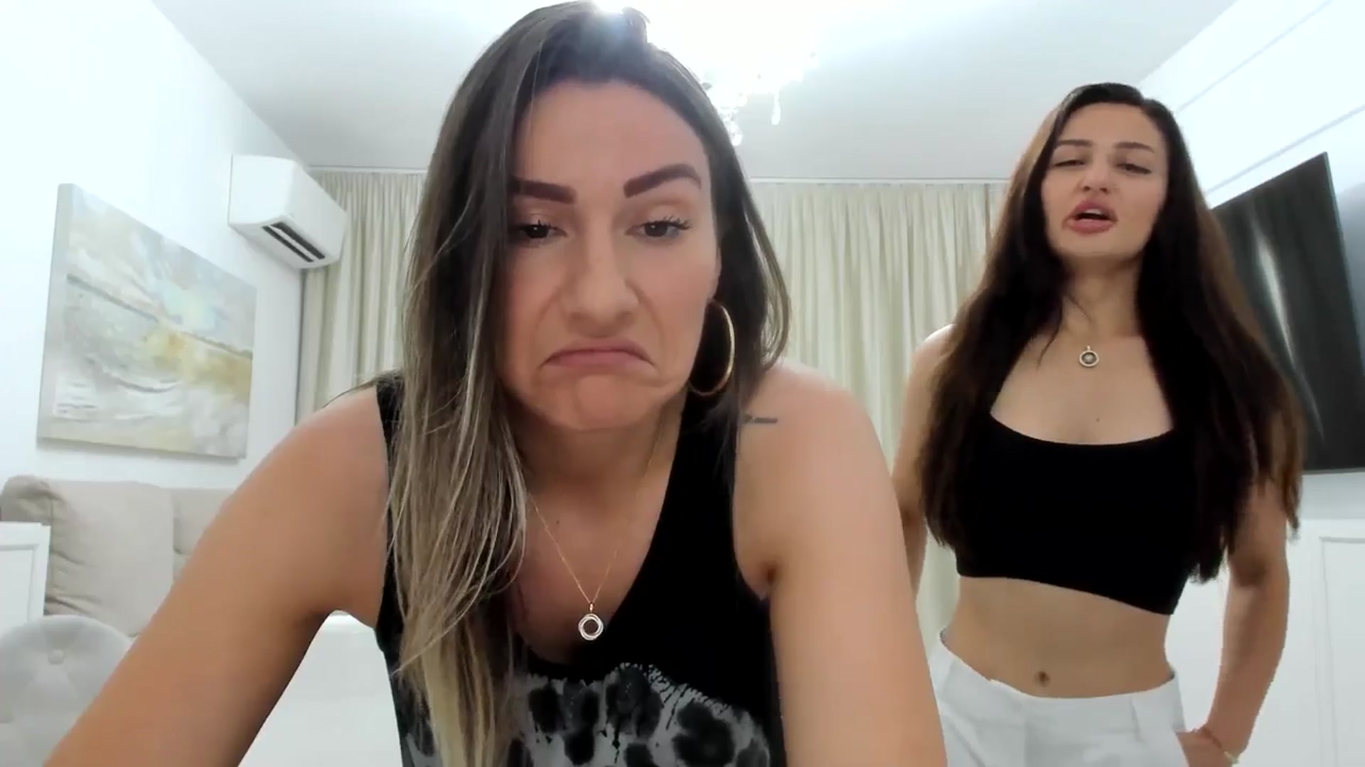 Gallery image thumbnail from ItsEvie's myfreecams stream on, 07/26/2025, 16:14 image 2 of 20
