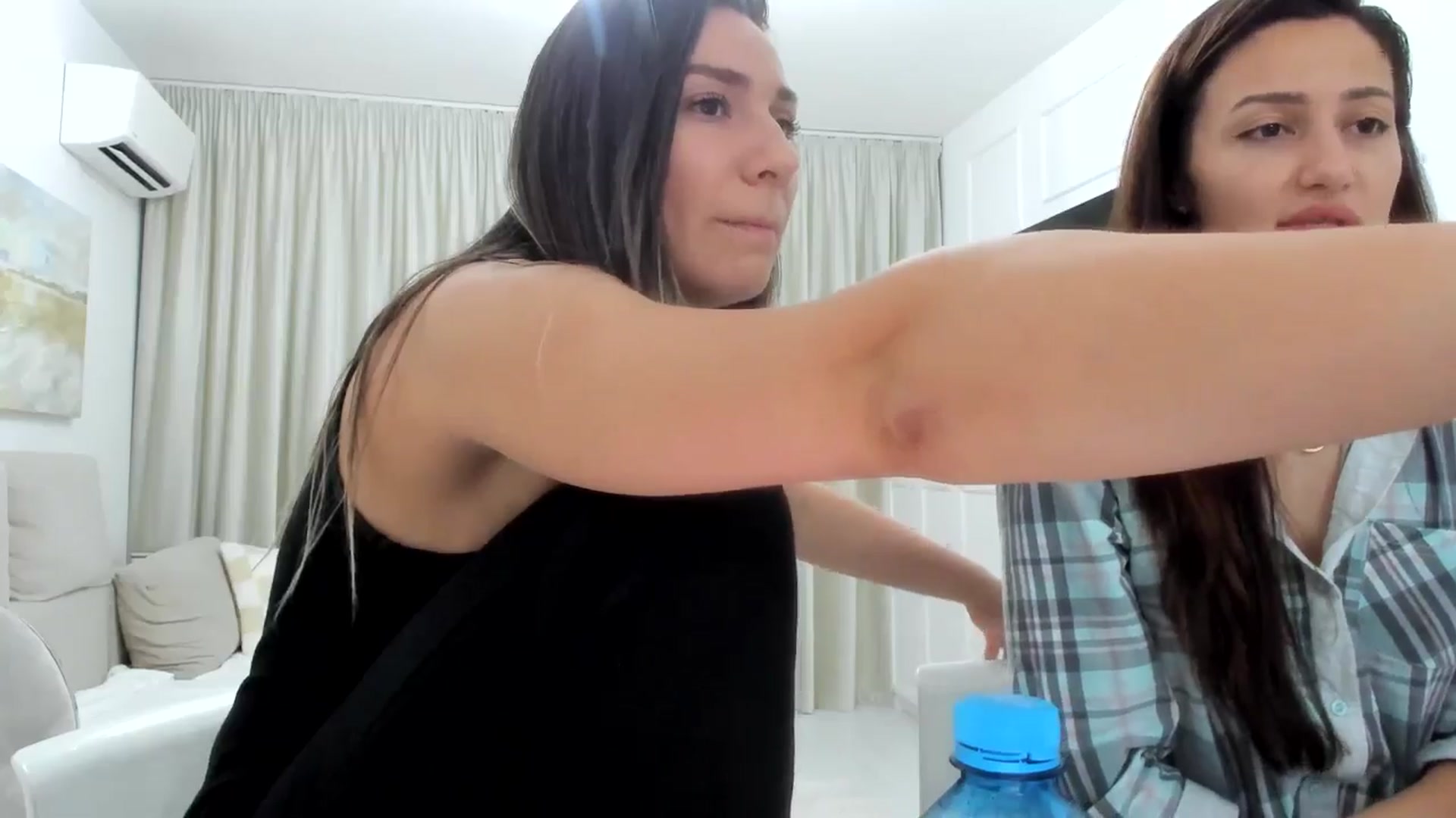 Gallery image thumbnail from ItsEvie's myfreecams stream on, 07/26/2025, 19:30 image 16 of 20