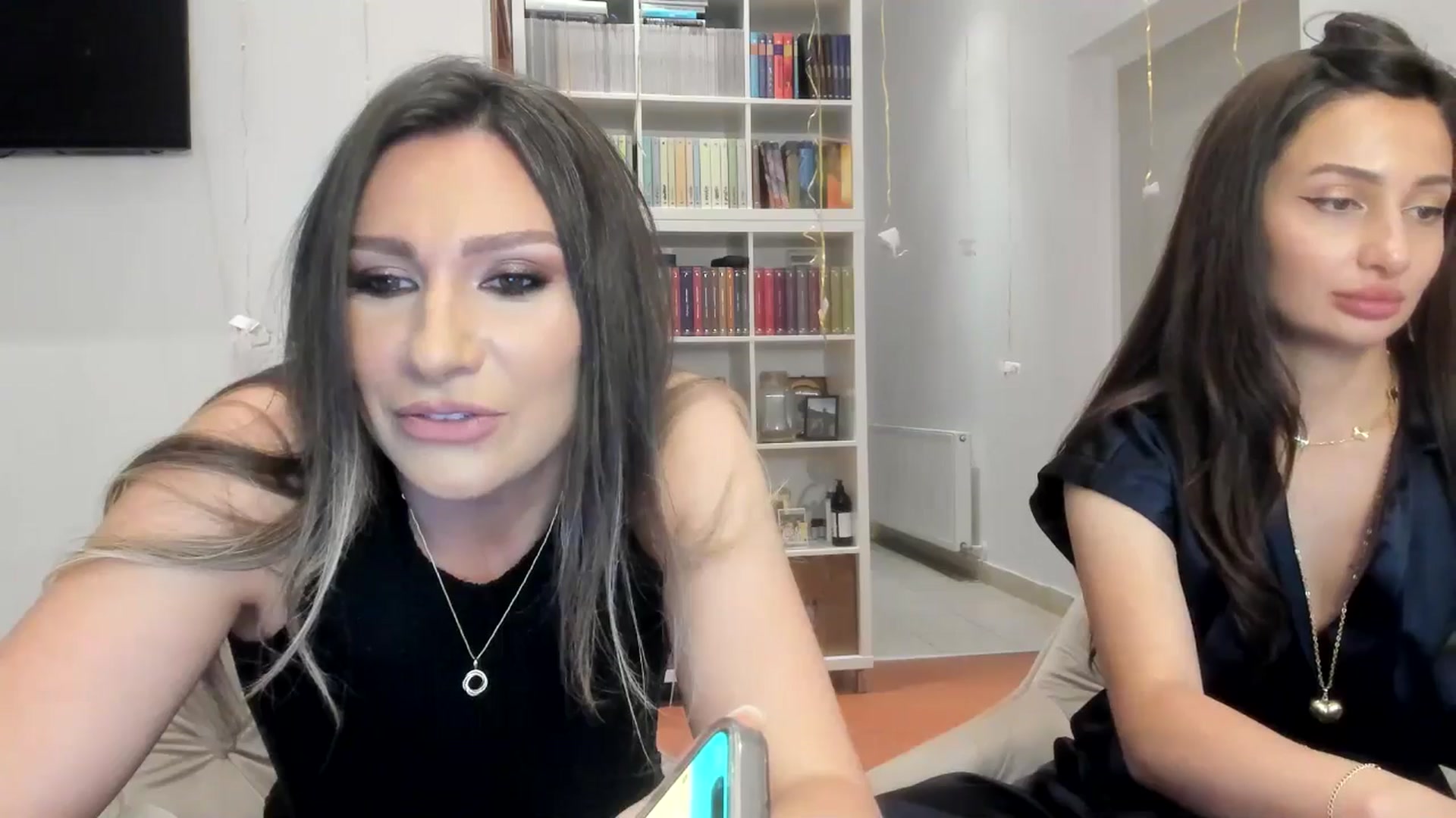 Gallery image thumbnail from ItsEvie's myfreecams stream on, 08/02/2025, 20:34 image 18 of 20
