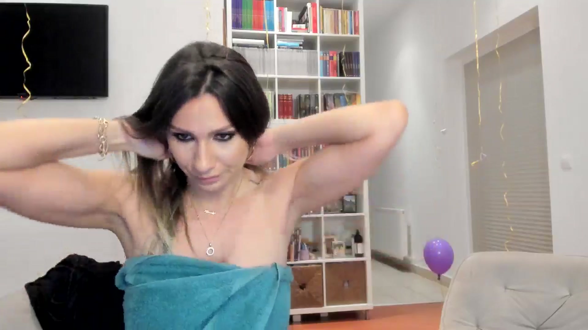 Gallery image thumbnail from ItsEvie's myfreecams stream on, 08/03/2025, 24:16 image 4 of 20