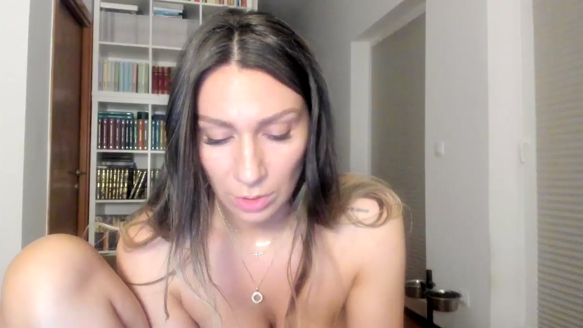 Gallery image thumbnail from ItsEvie's myfreecams stream on, 08/03/2025, 23:23 image 15 of 20