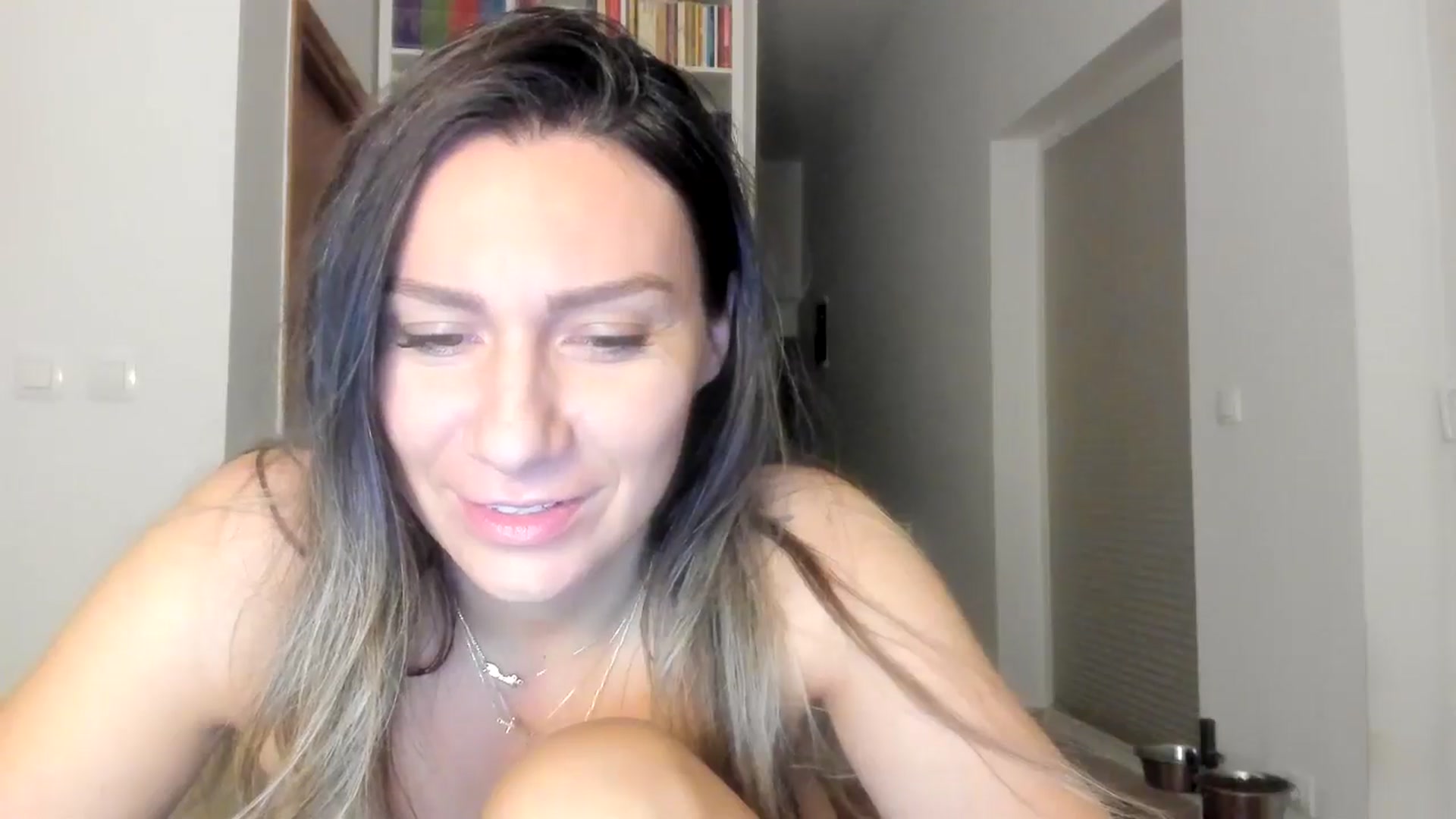 Gallery image thumbnail from ItsEvie's myfreecams stream on, 08/05/2025, 22:58 image 17 of 20