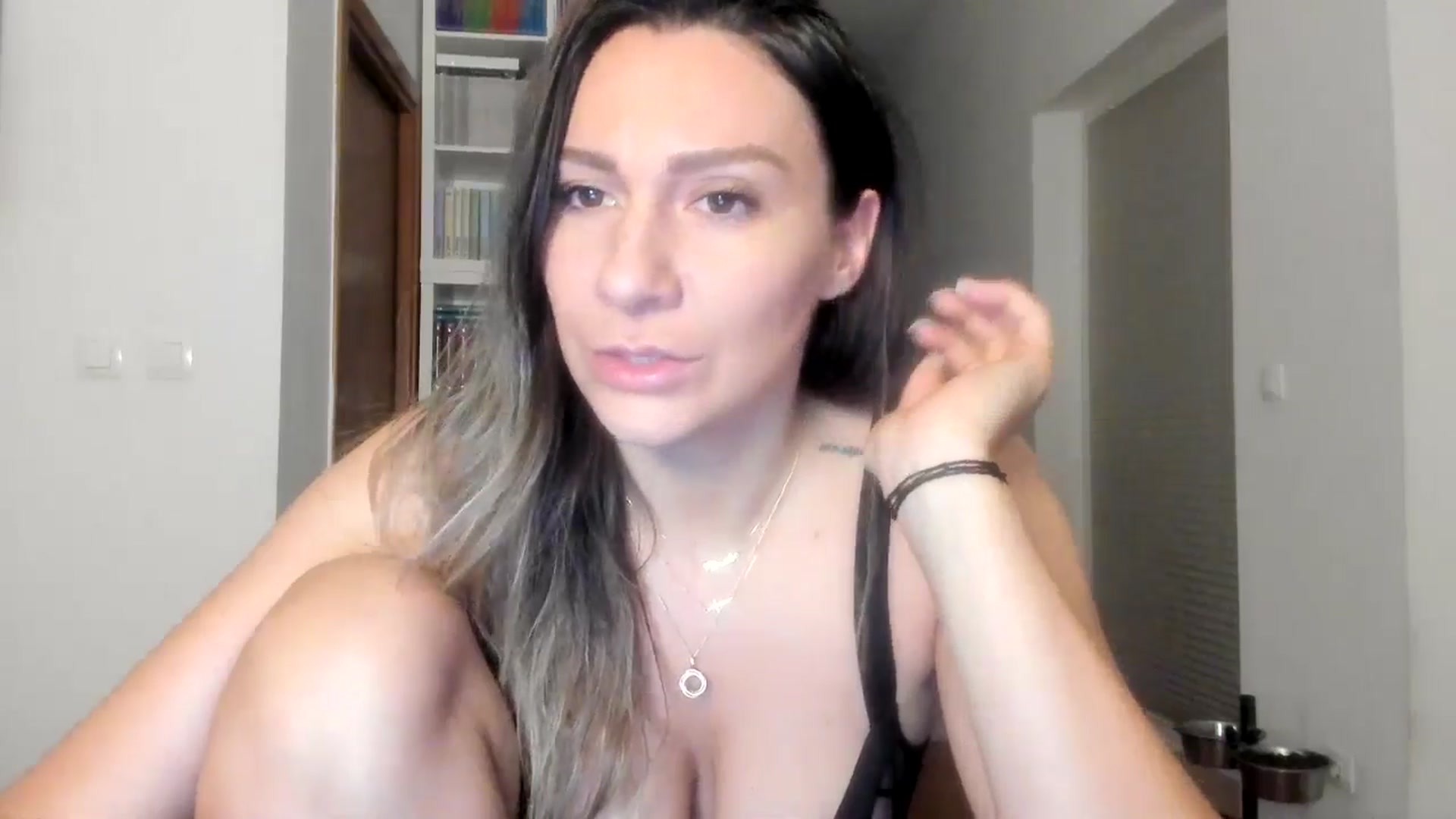Gallery image thumbnail from ItsEvie's myfreecams stream on, 08/05/2025, 22:58 image 3 of 20