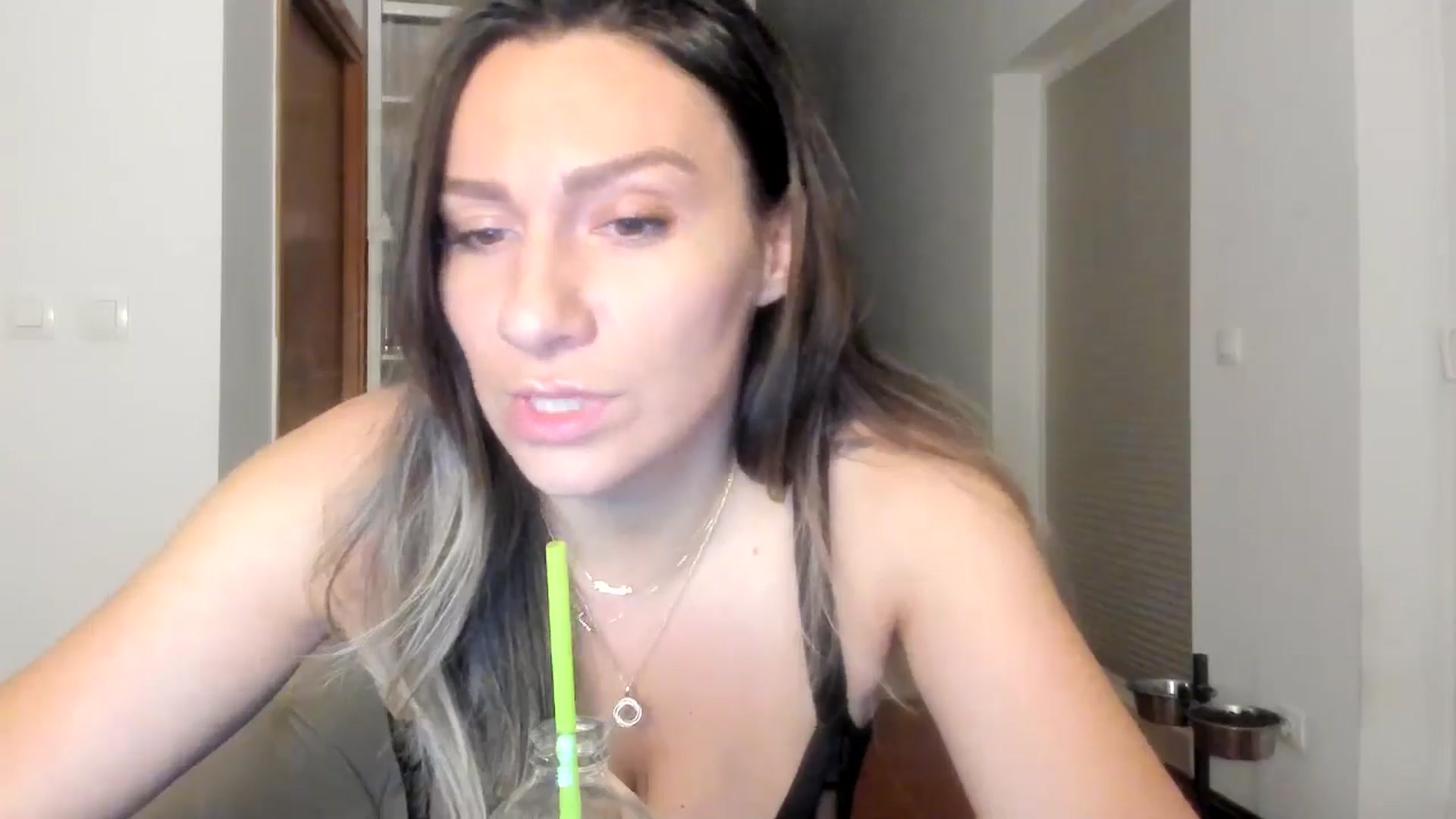 Gallery image thumbnail from ItsEvie's myfreecams stream on, 08/05/2025, 22:58 image 11 of 20