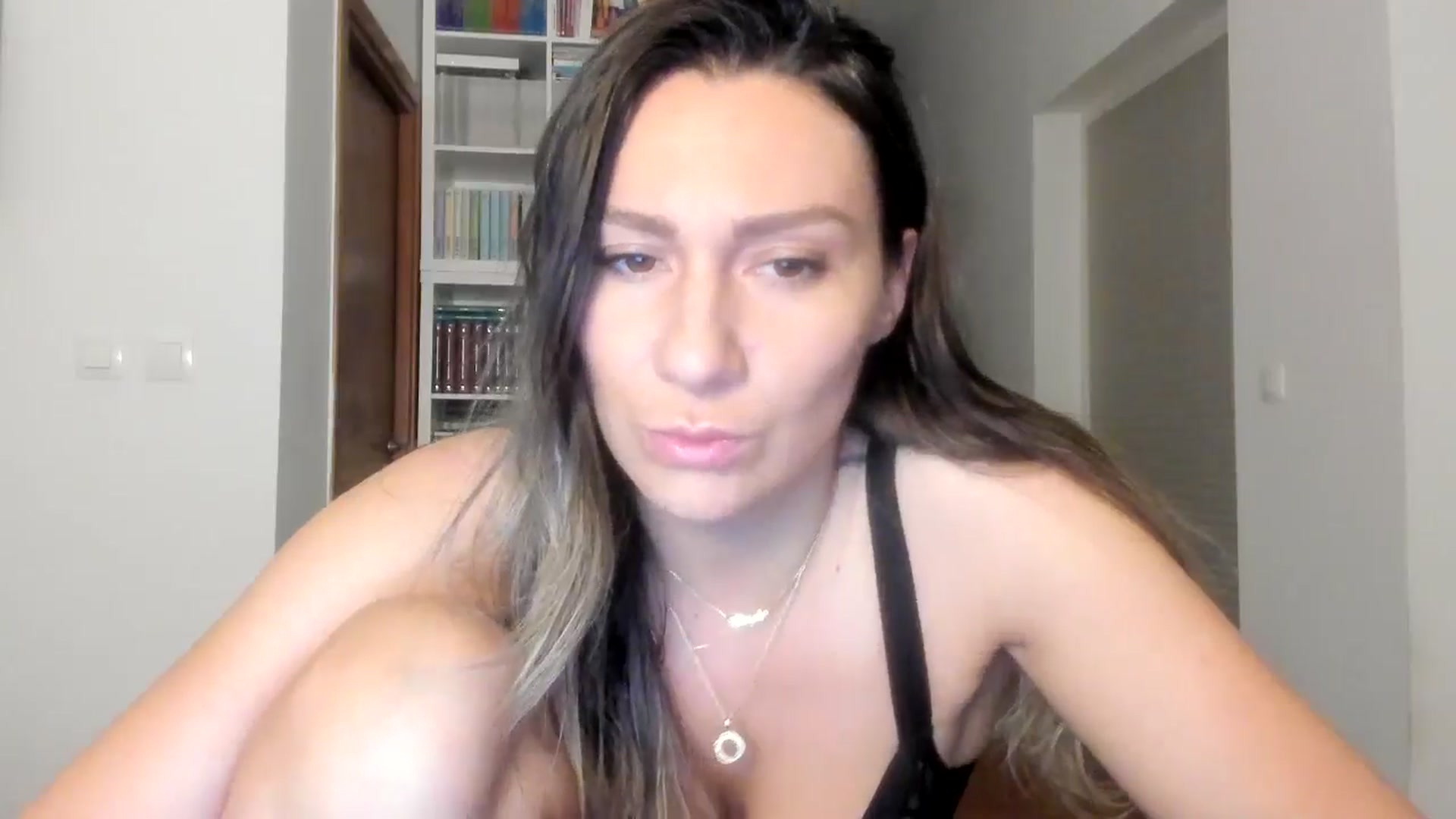 Gallery image thumbnail from ItsEvie's myfreecams stream on, 08/05/2025, 22:58 image 6 of 20