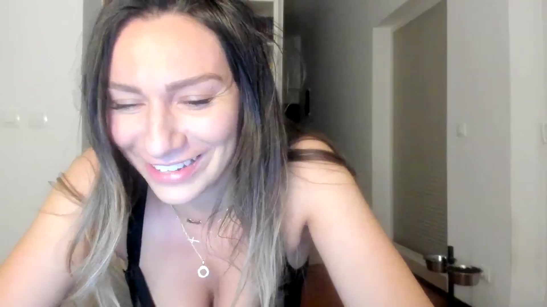 Gallery image thumbnail from ItsEvie's myfreecams stream on, 08/05/2025, 22:58 image 14 of 20