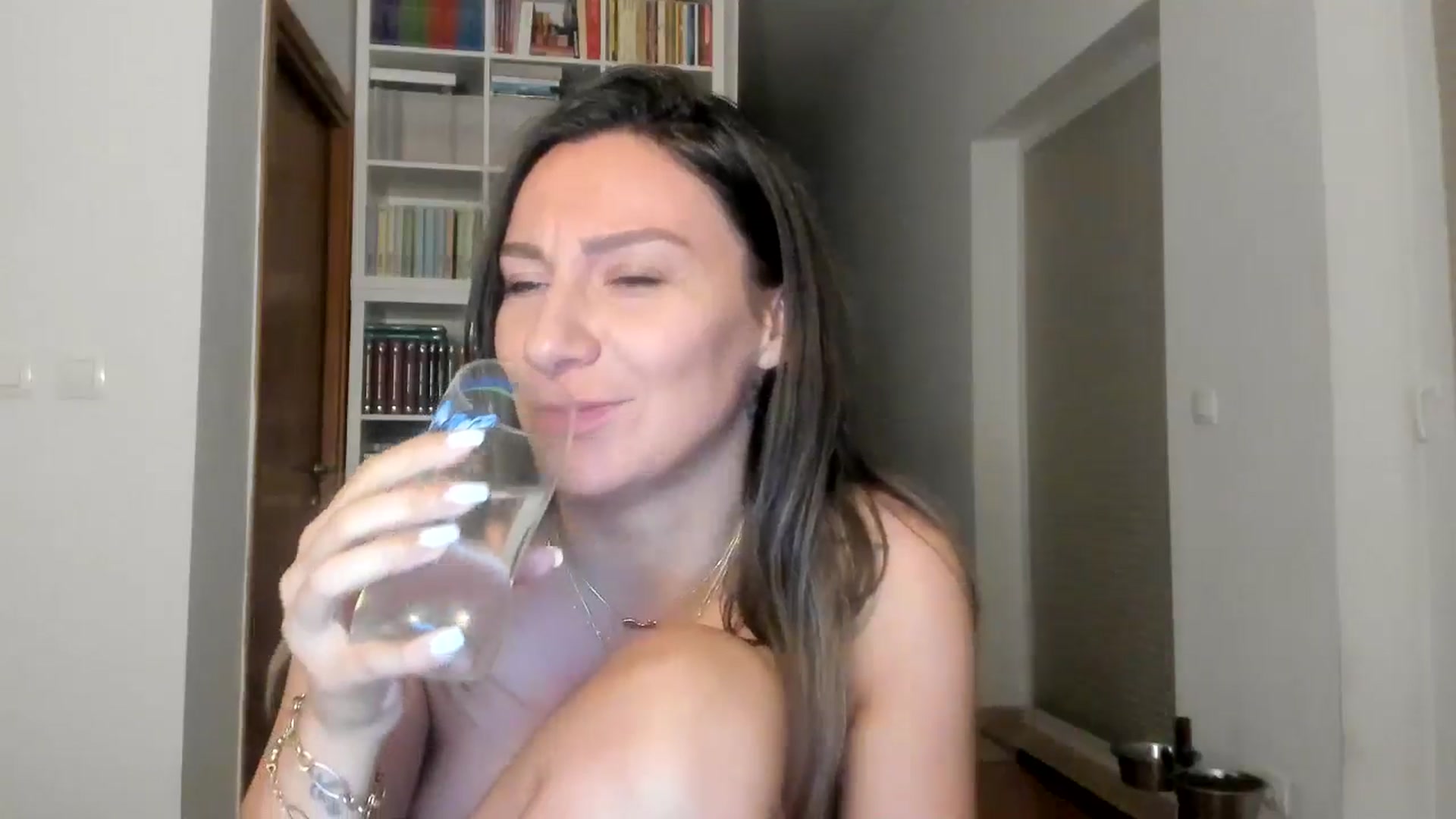 Gallery image thumbnail from ItsEvie's myfreecams stream on, 08/06/2025, 24:12 image 11 of 20