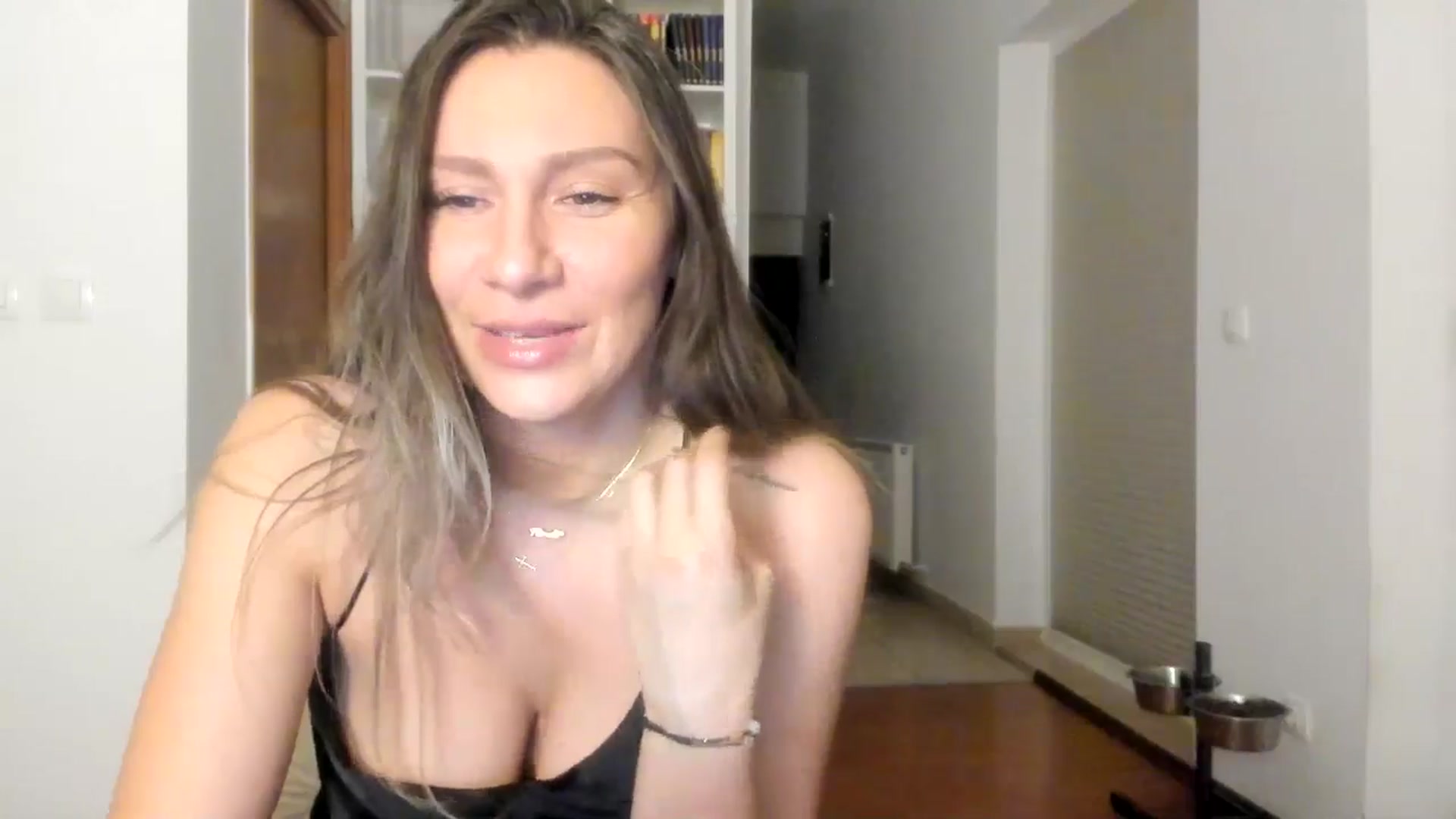 Gallery image thumbnail from ItsEvie's myfreecams stream on, 08/06/2025, 22:36 image 5 of 20