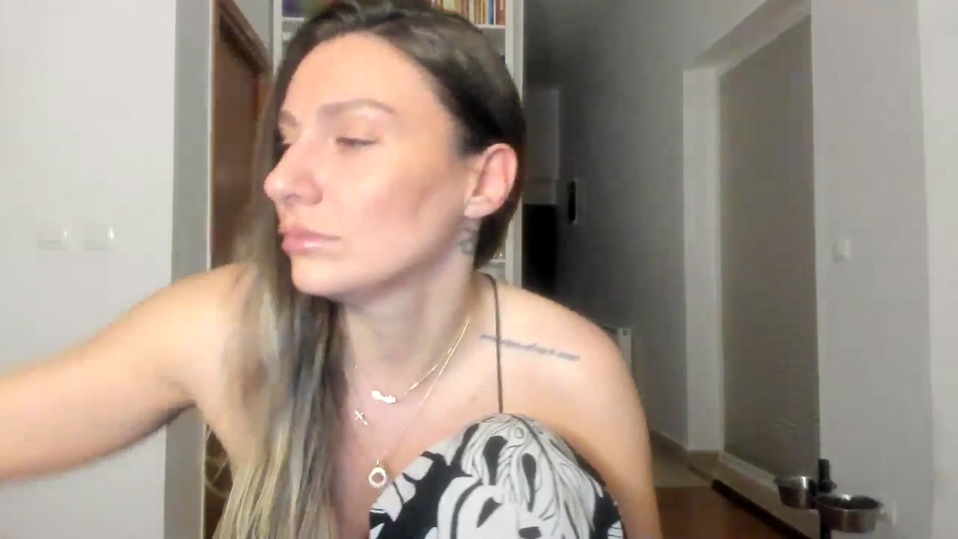 Gallery image thumbnail from ItsEvie's myfreecams stream on, 08/06/2025, 22:36 image 16 of 20